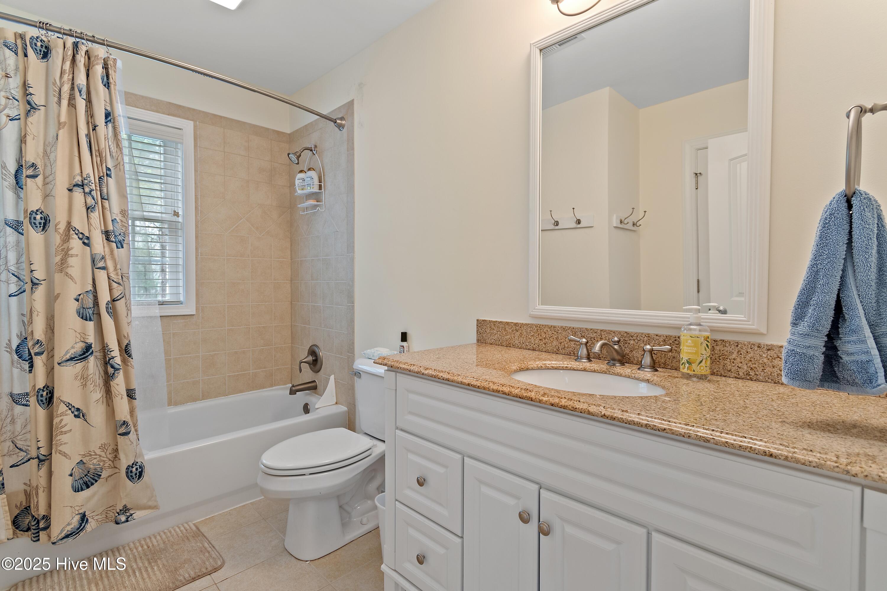 100520830 | Photo 46