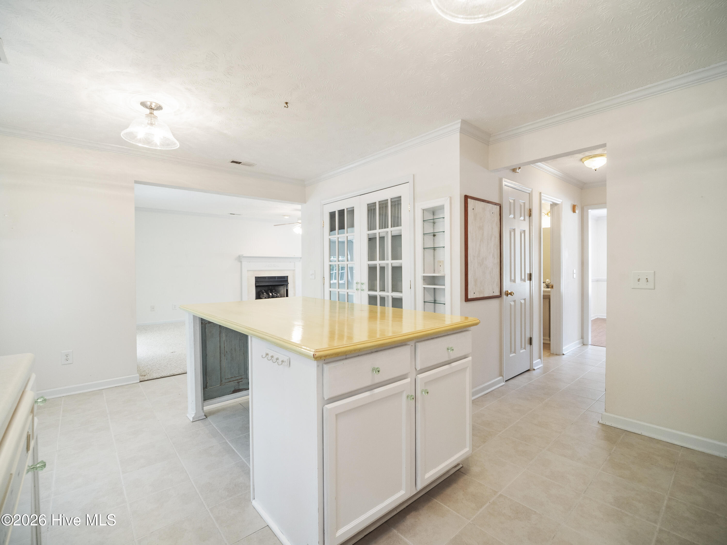 100570640 | Photo 22