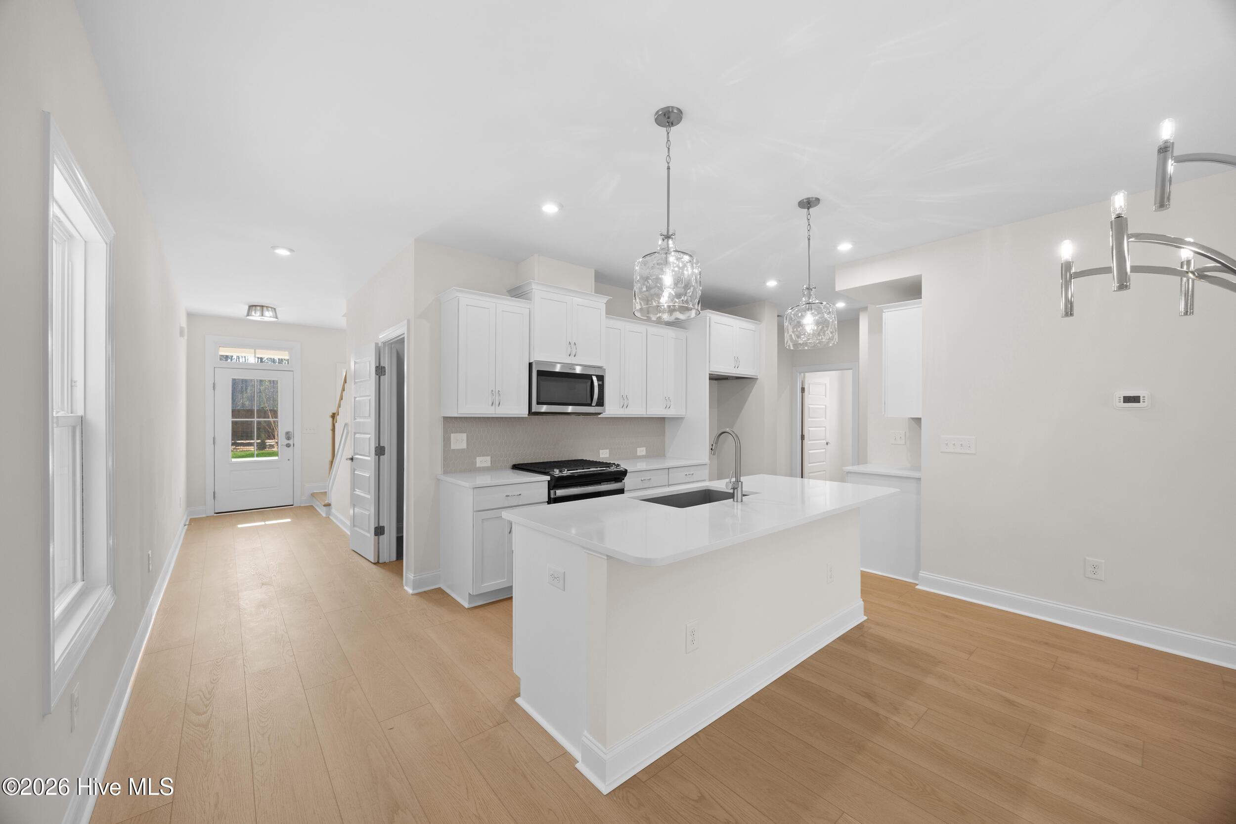 100539841 | Photo 10