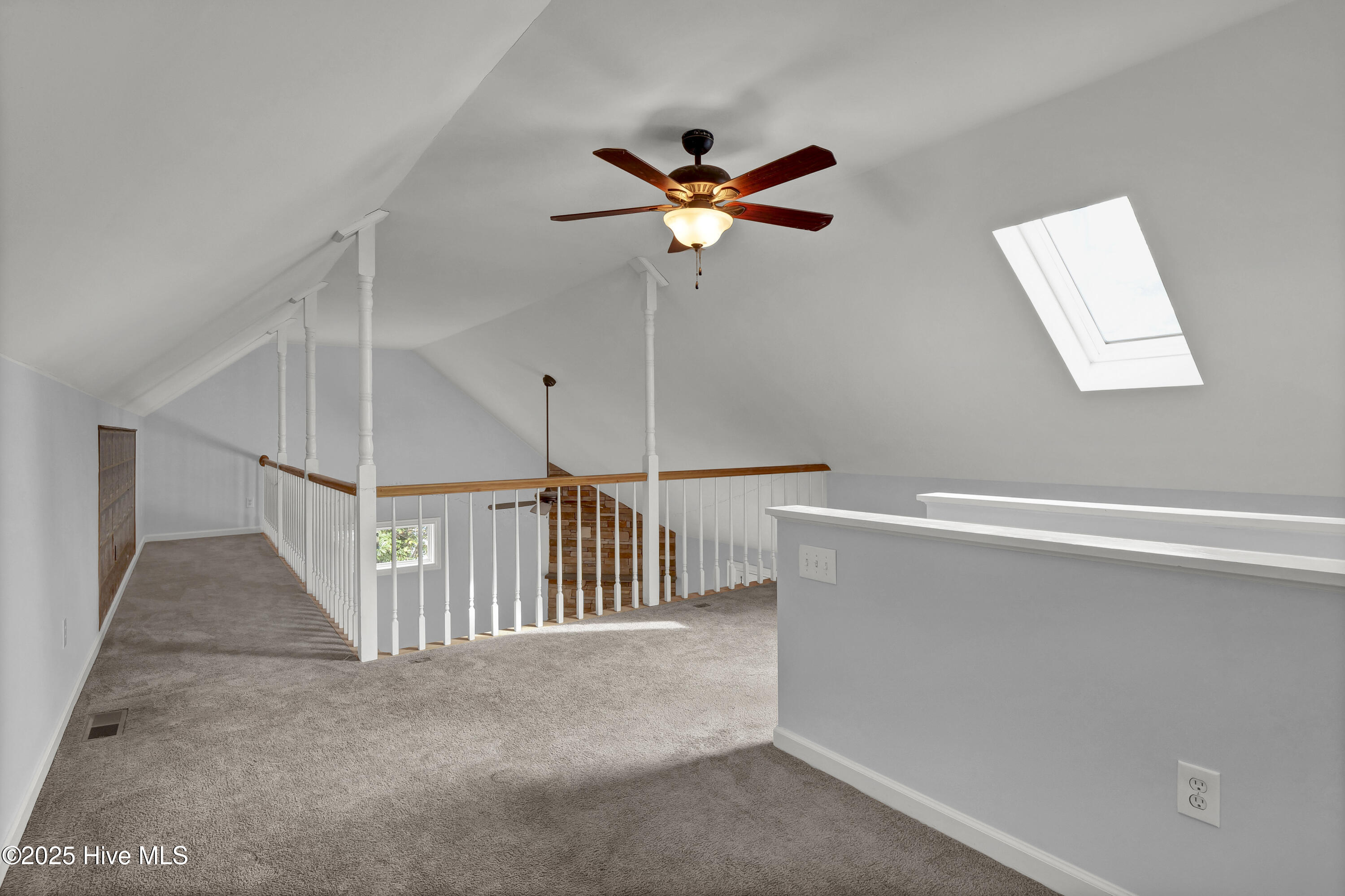 100546106 | Photo 23