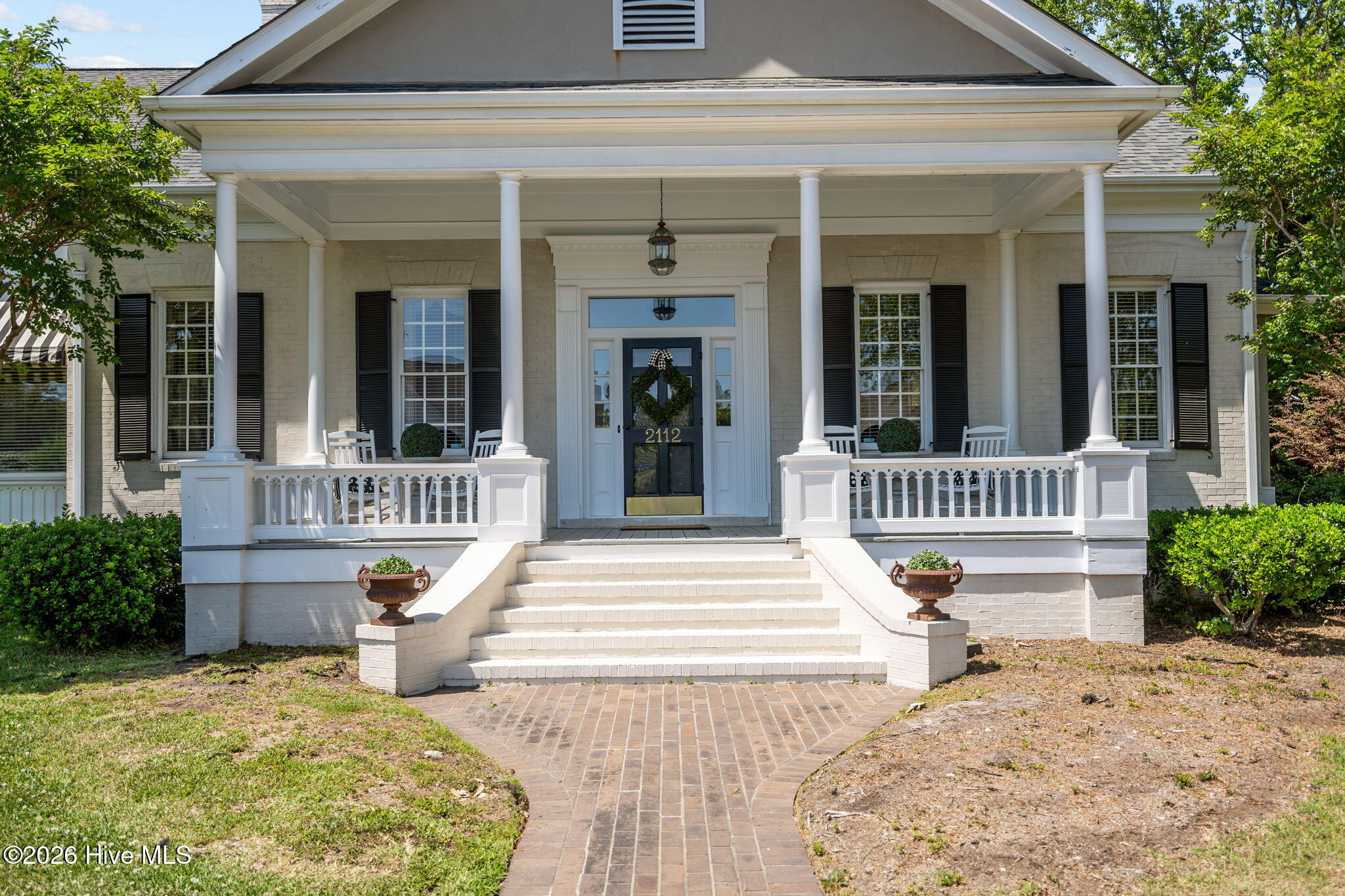 100570294 | Photo 54