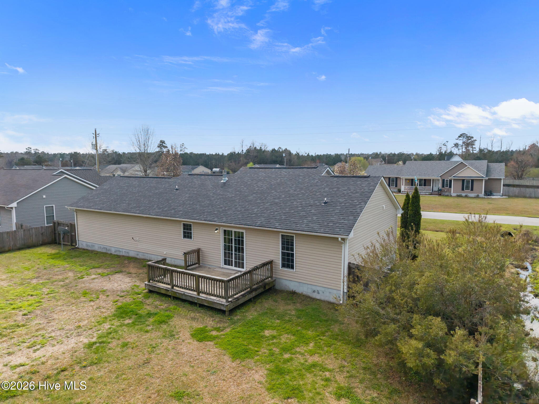 100547713 | Photo 35