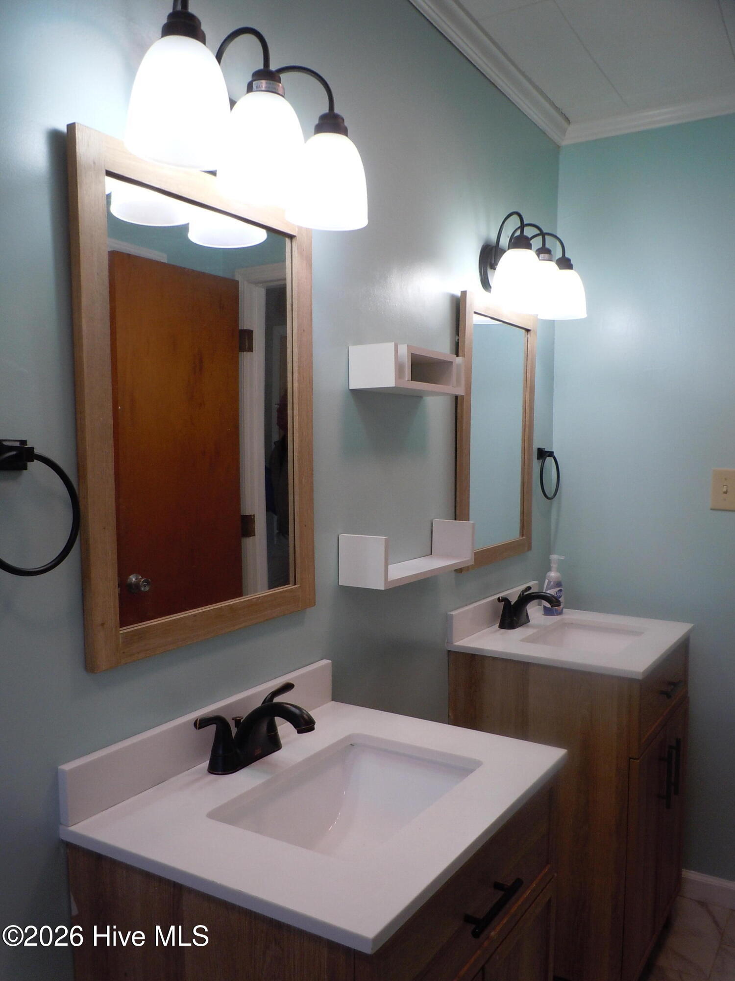 100565752 | Photo 24