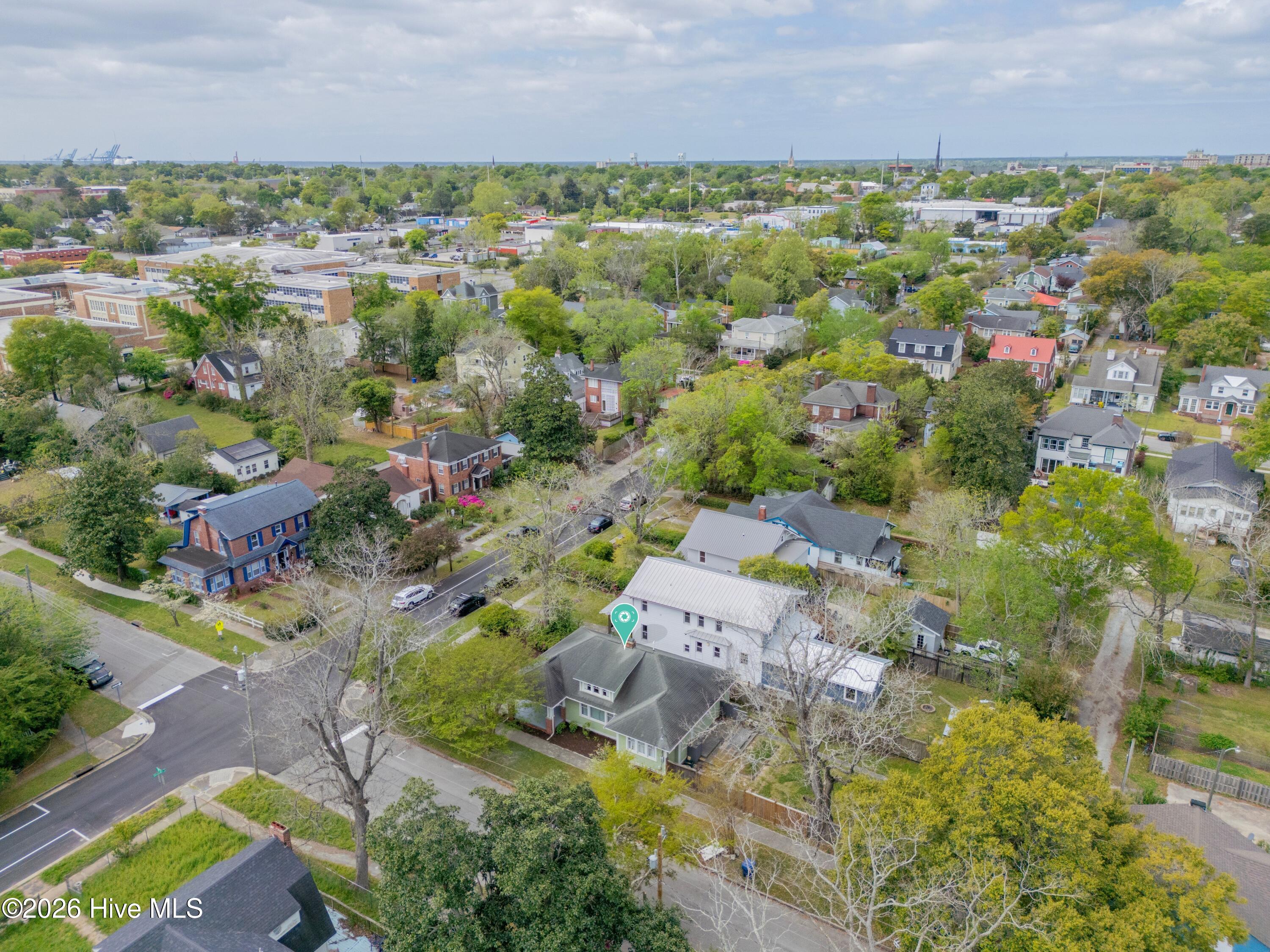 100565341 | Photo 41