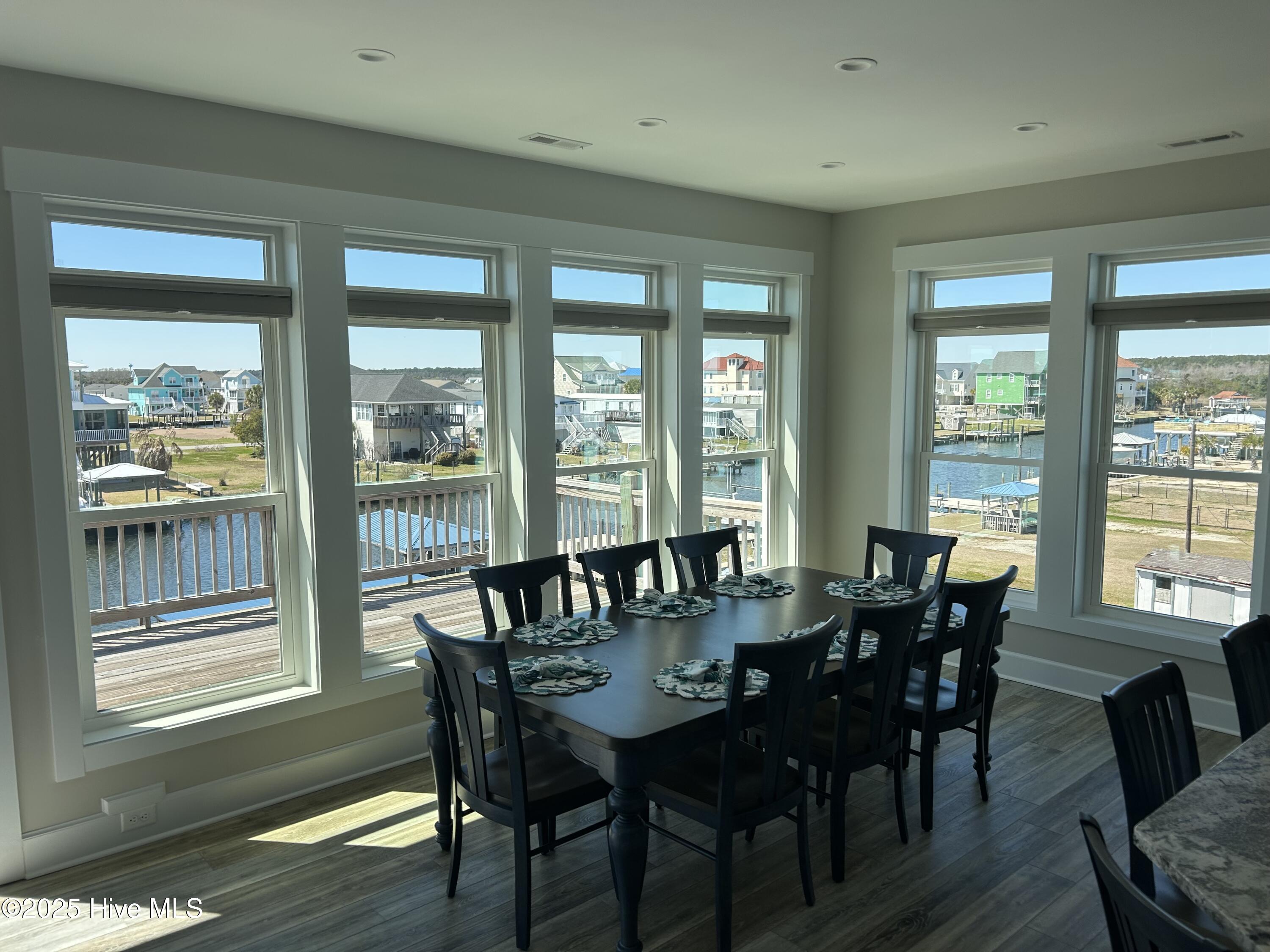 100496058 | Photo 14