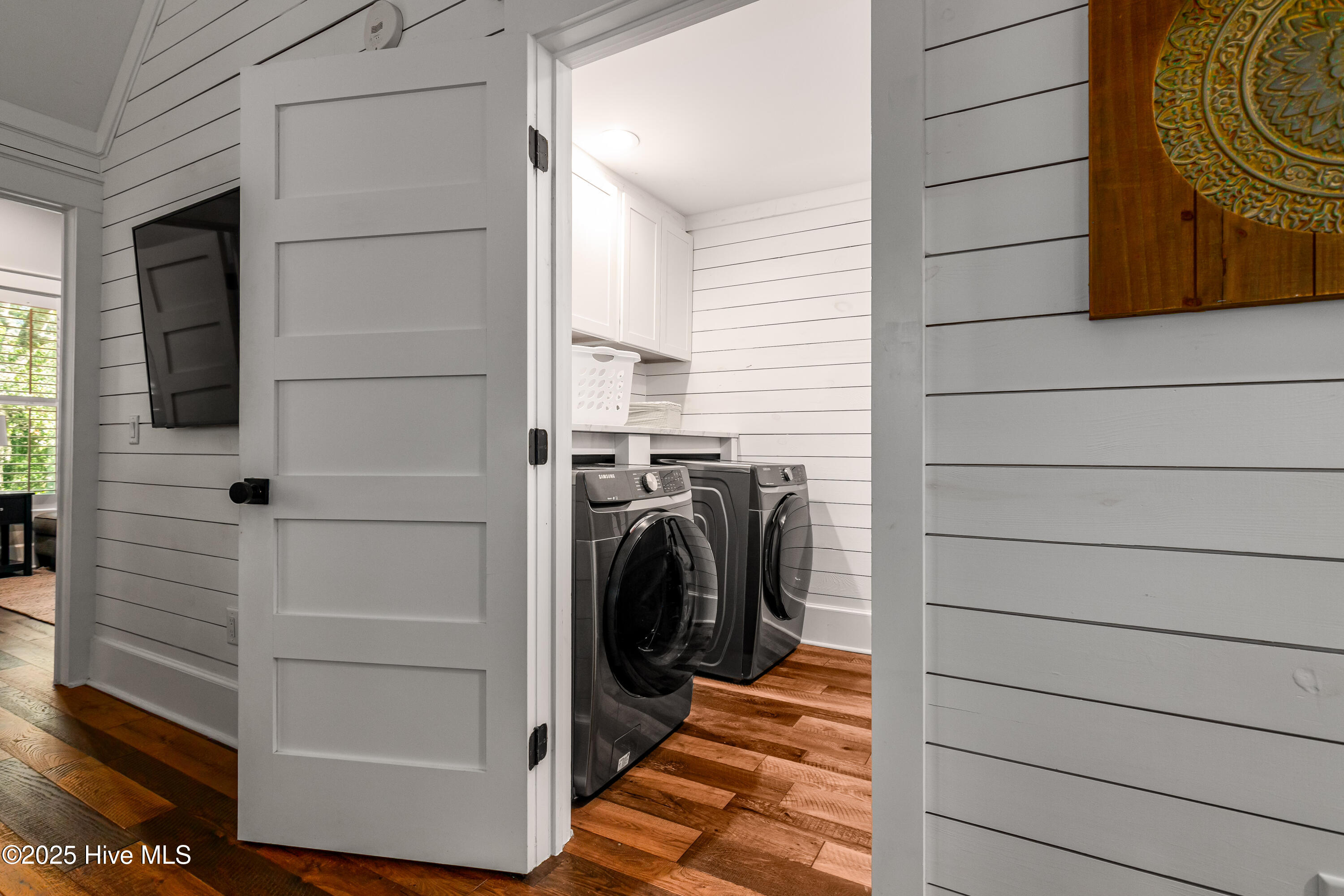 100530236 | Photo 46