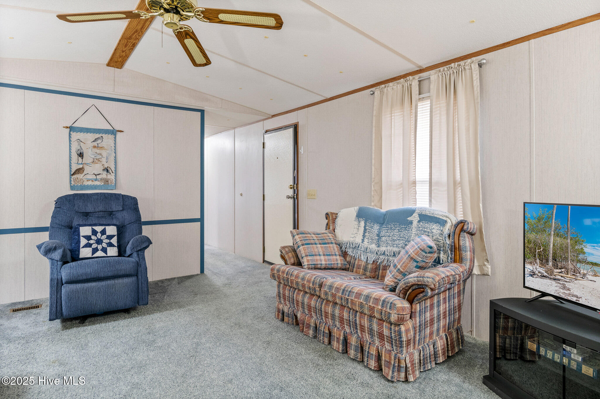 100543182 | Photo 30