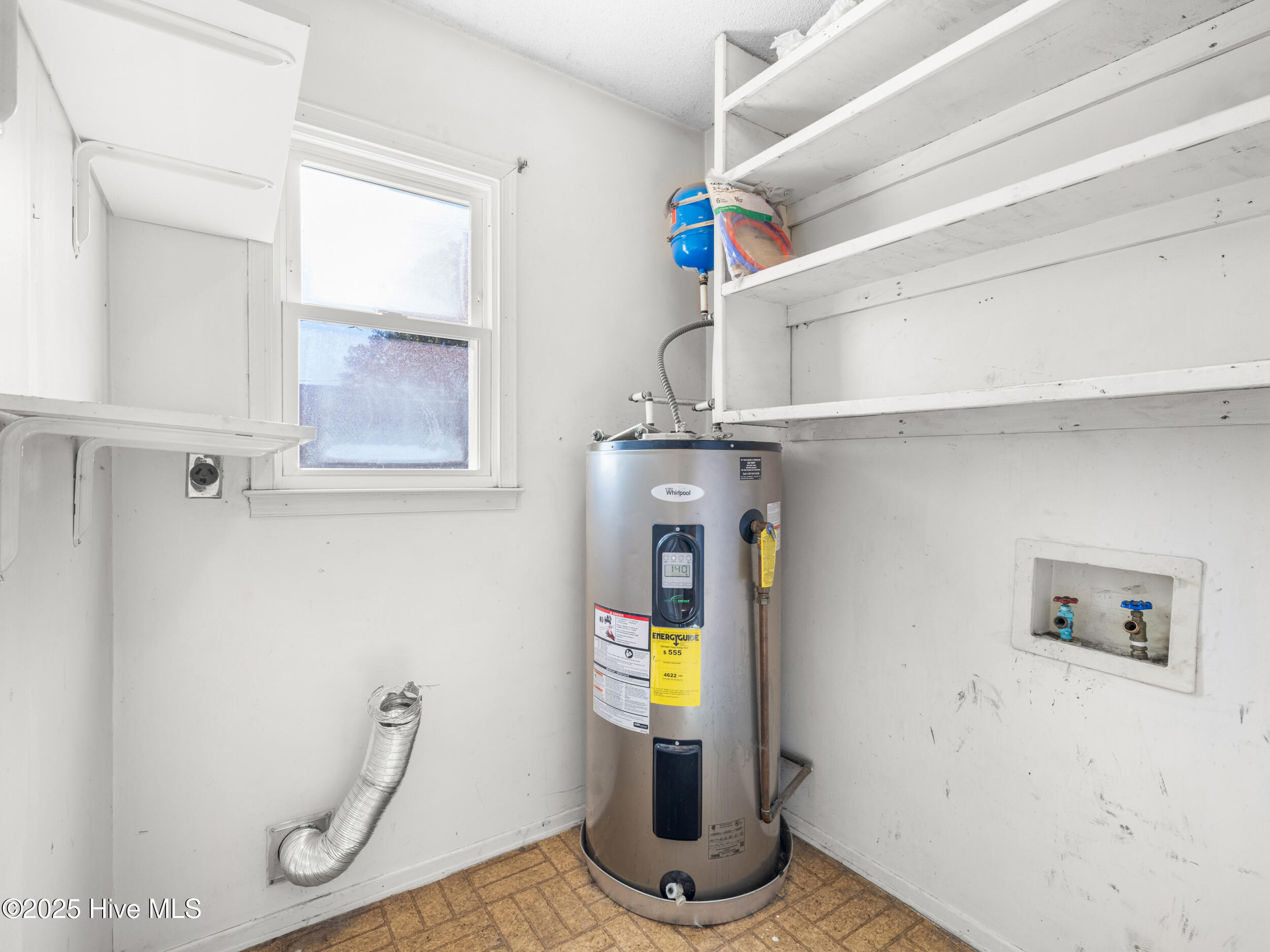 100540121 | Photo 13