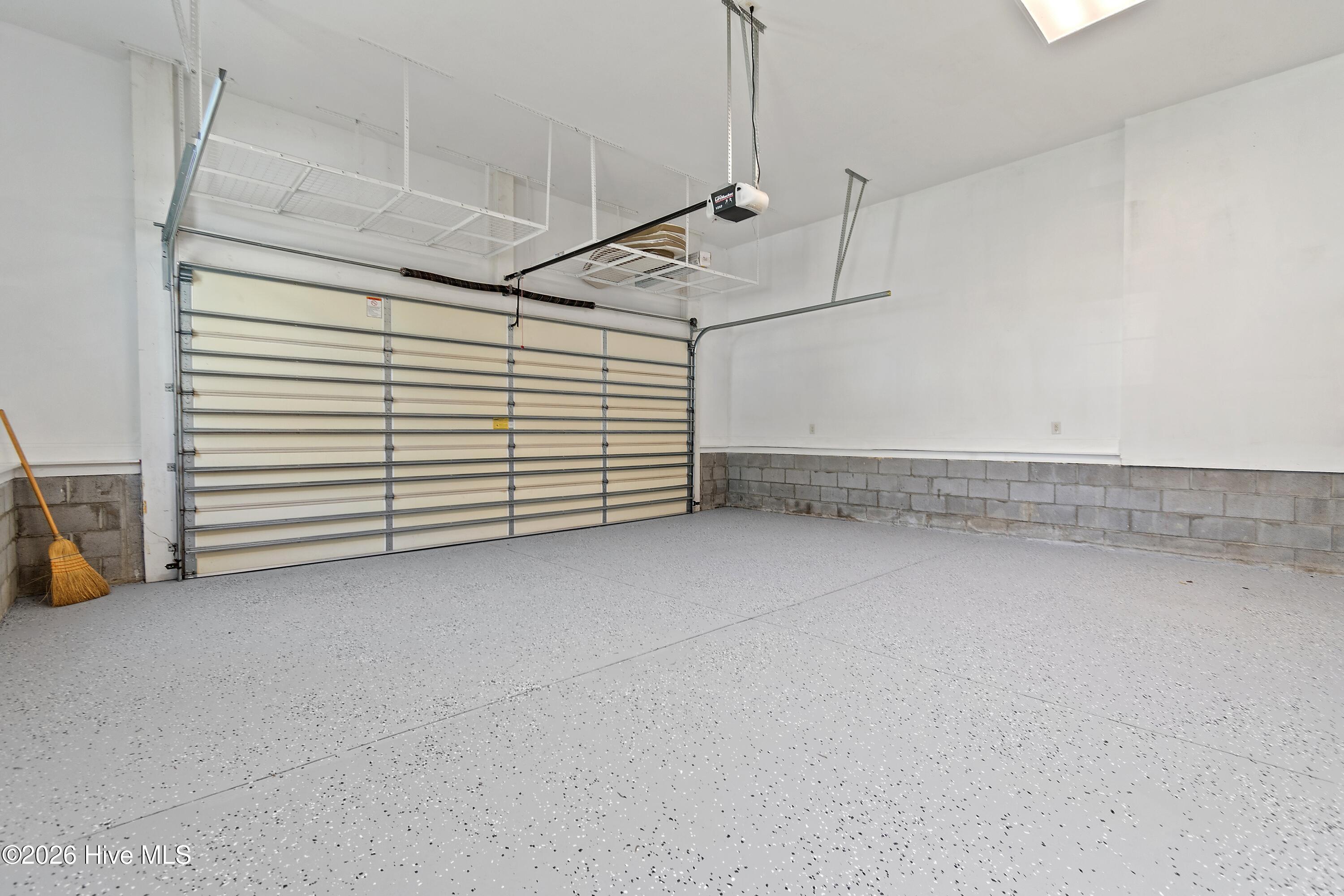 100568662 | Photo 55