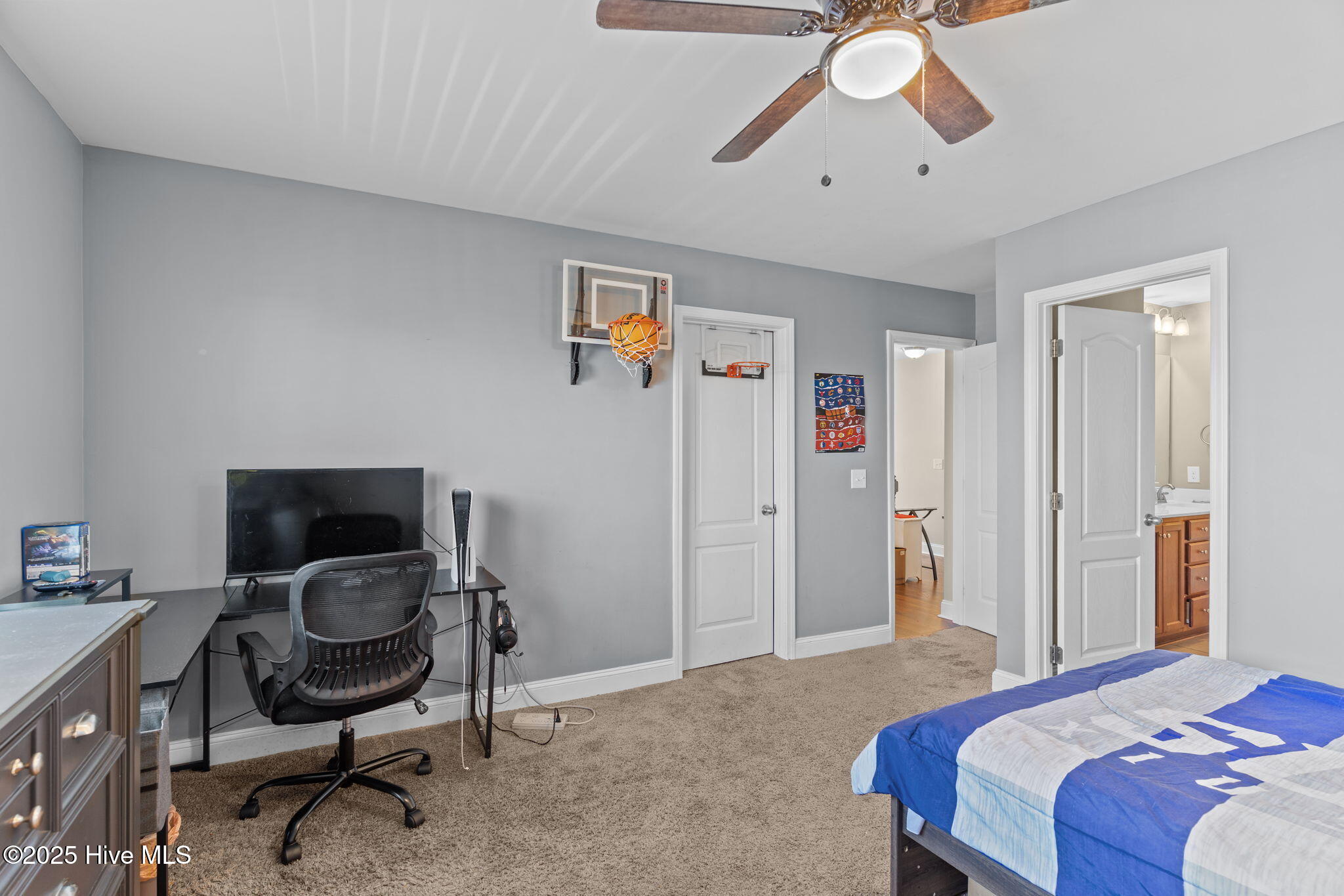 100542134 | Photo 26