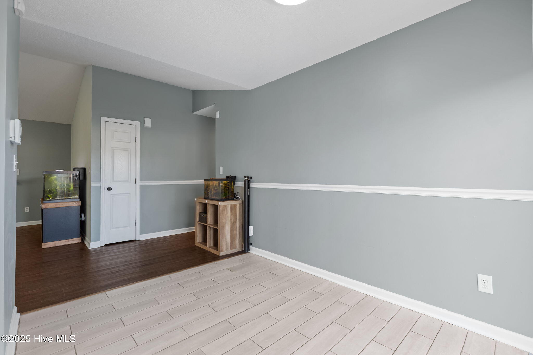 100545189 | Photo 23