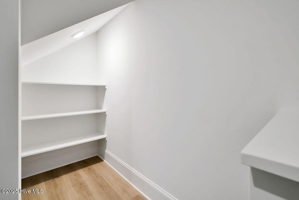 100537536 | Photo 13