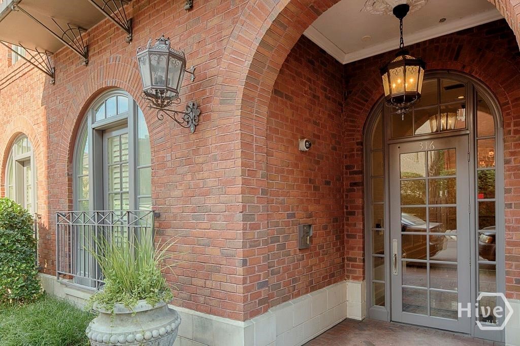 316 E State Street, #3B, Savannah, GA 31401 Listing Photo  1