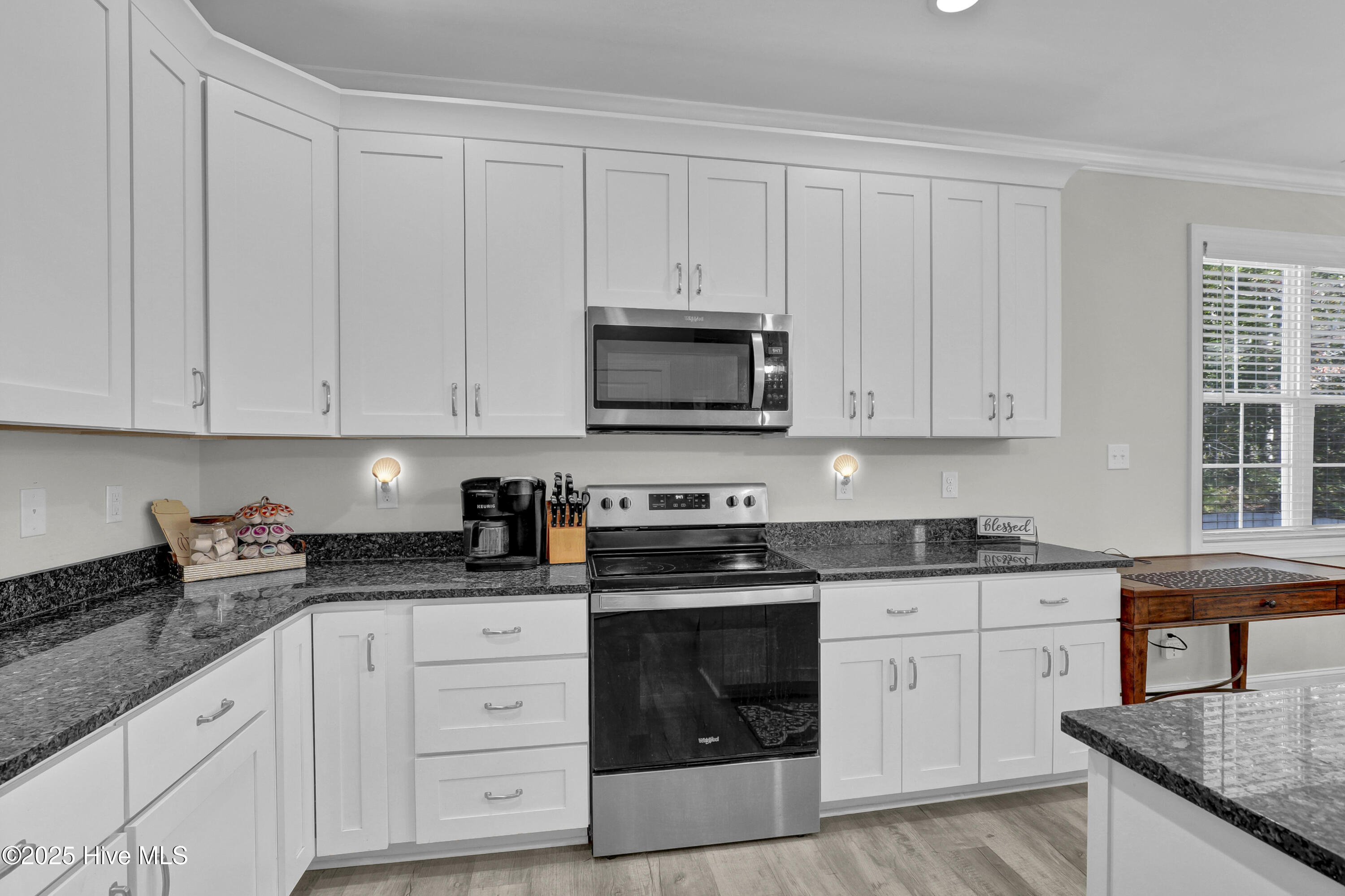 100538907 | Photo 47