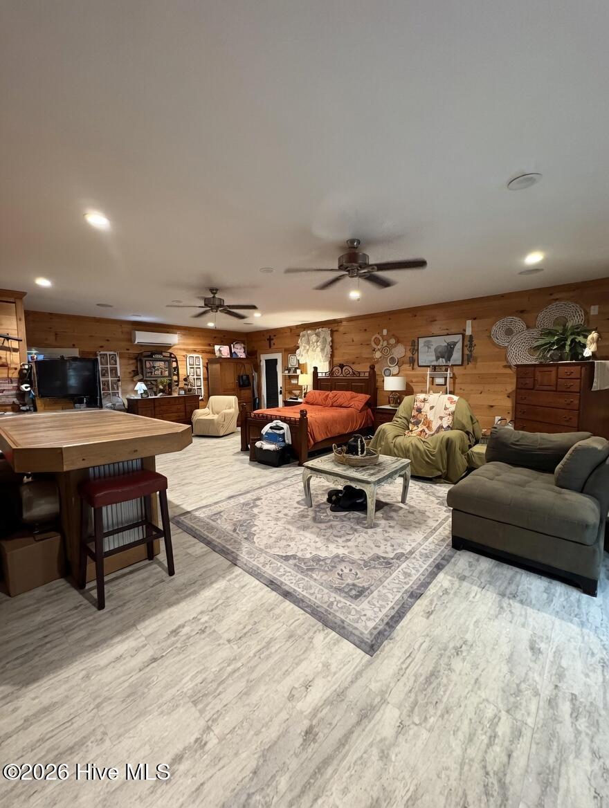 100563366 | Photo 30