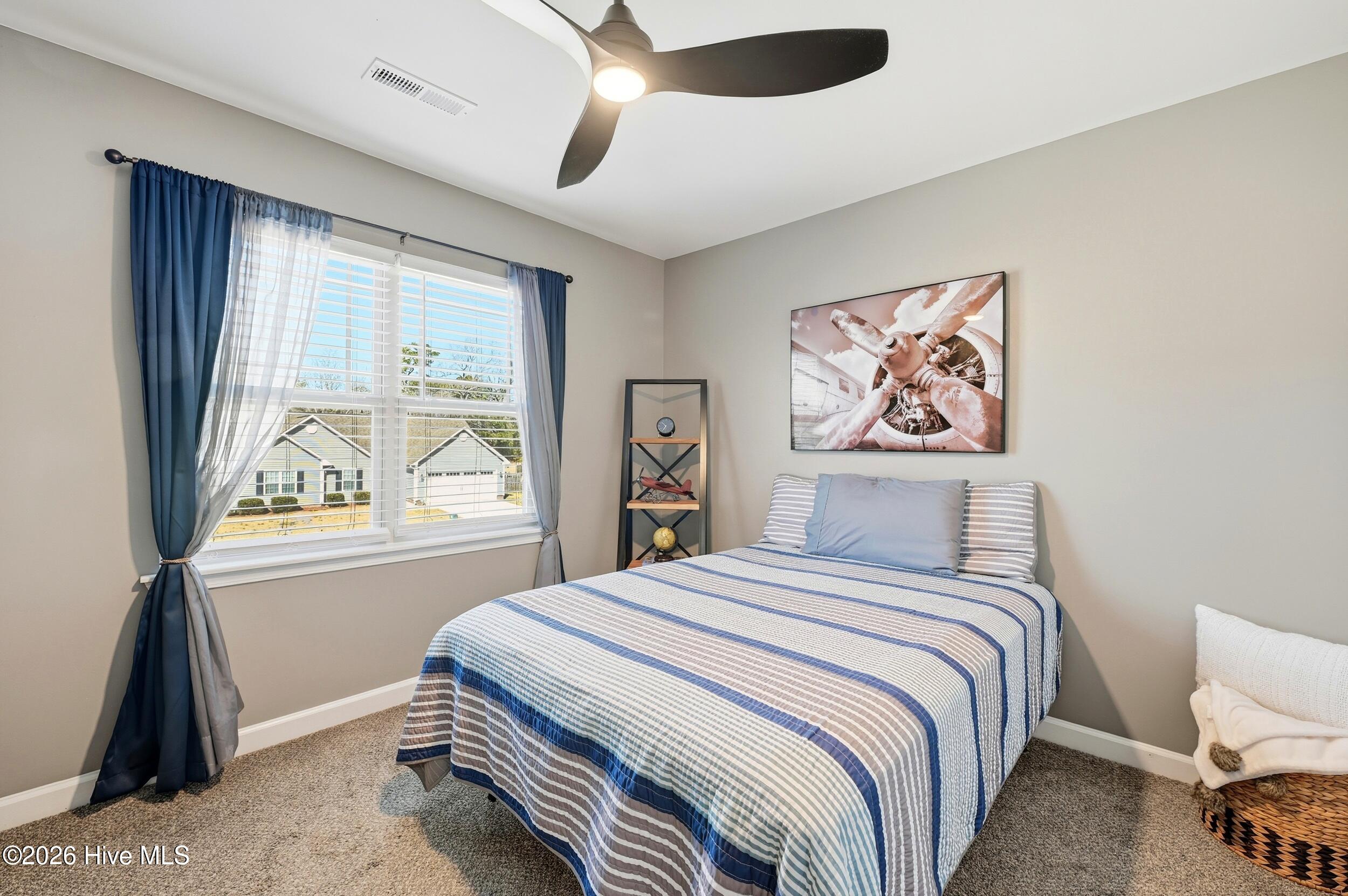 100555090 | Photo 23