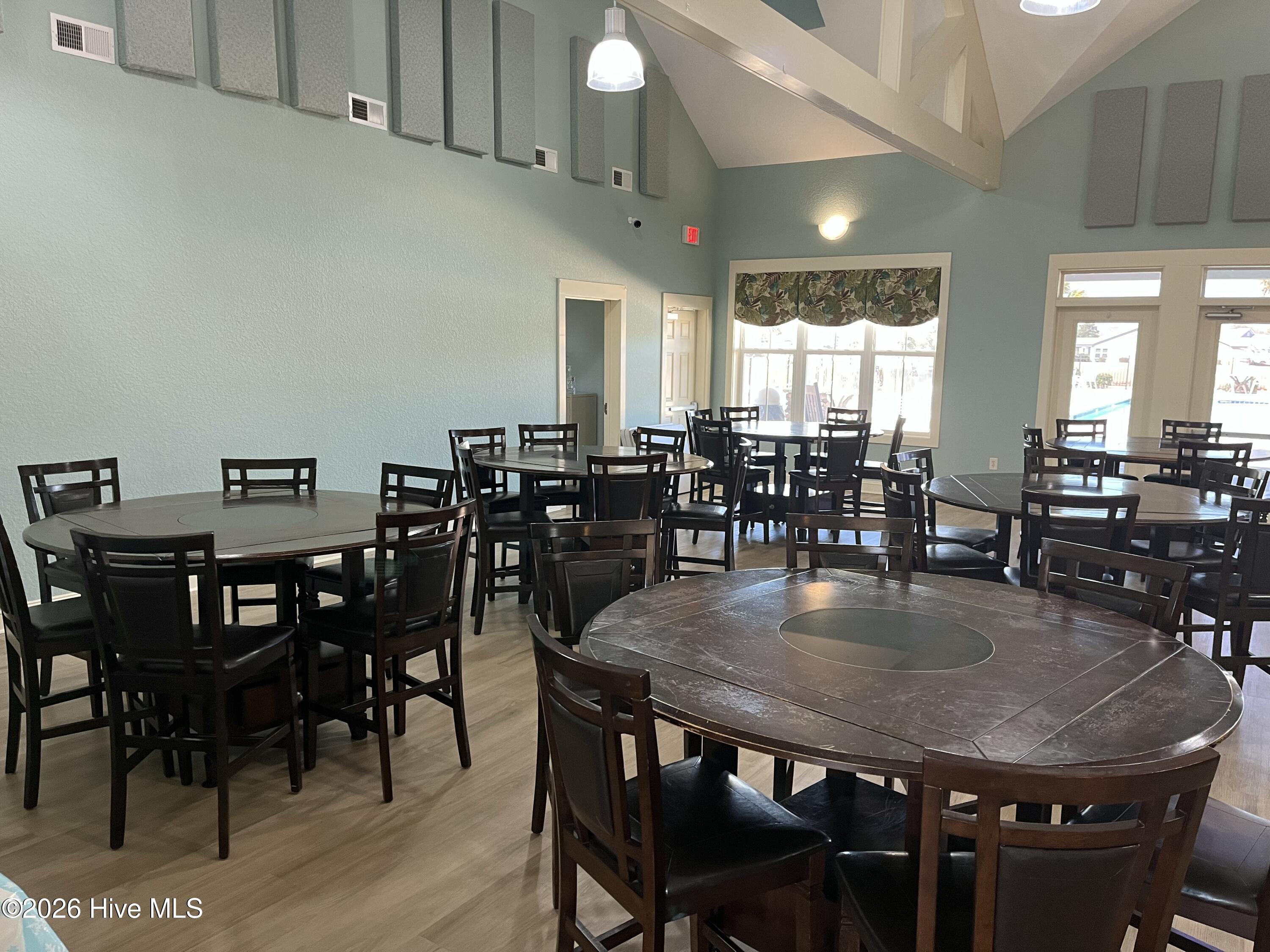 100547221 | Photo 54