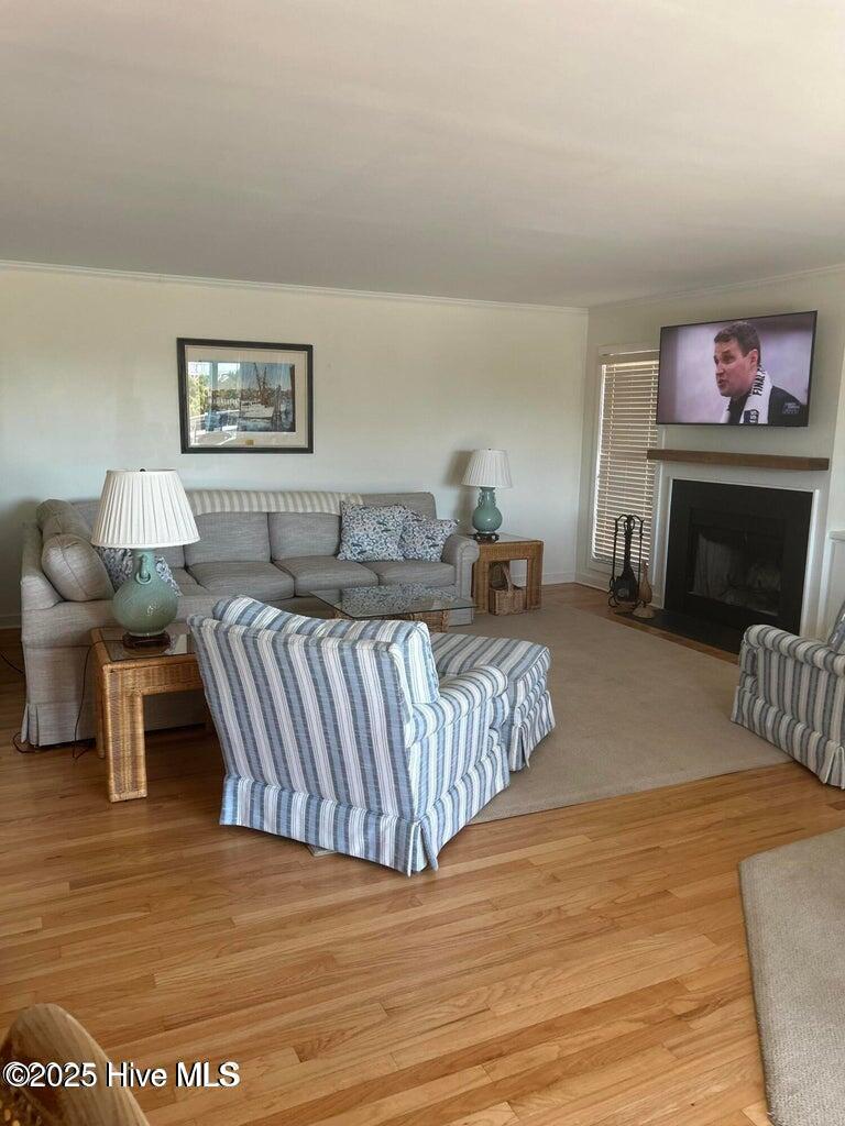 100529389 | Photo 42