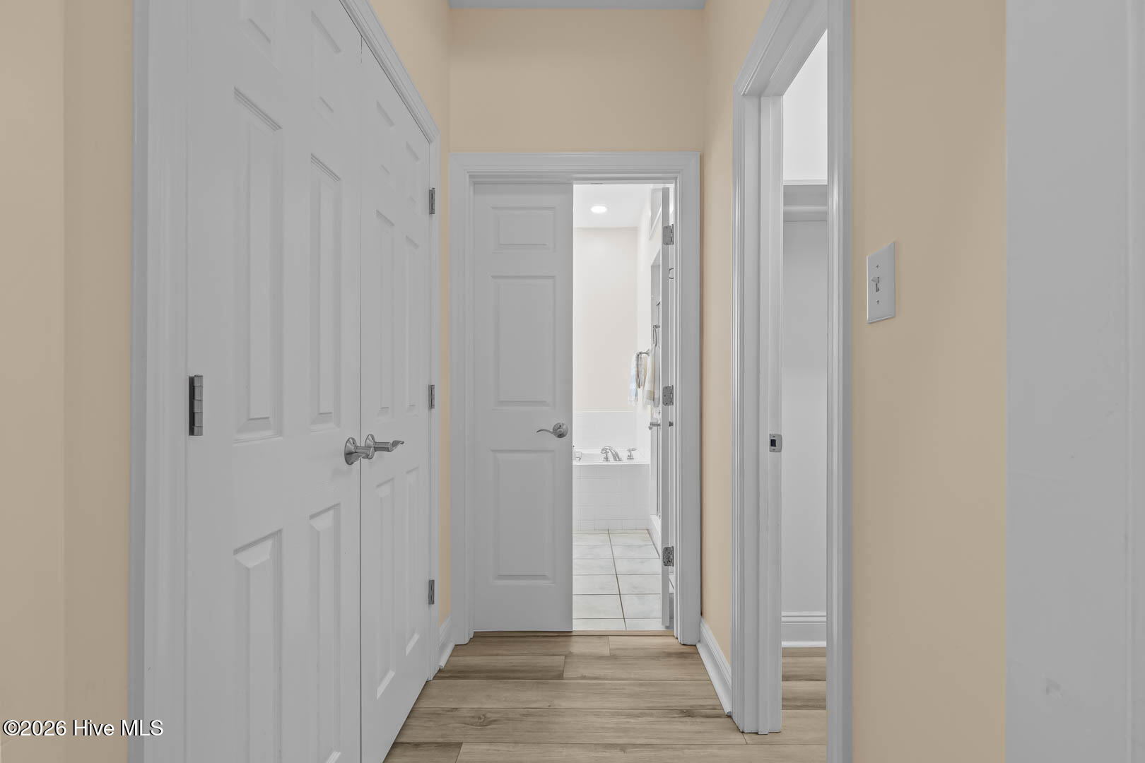 100552363 | Photo 38