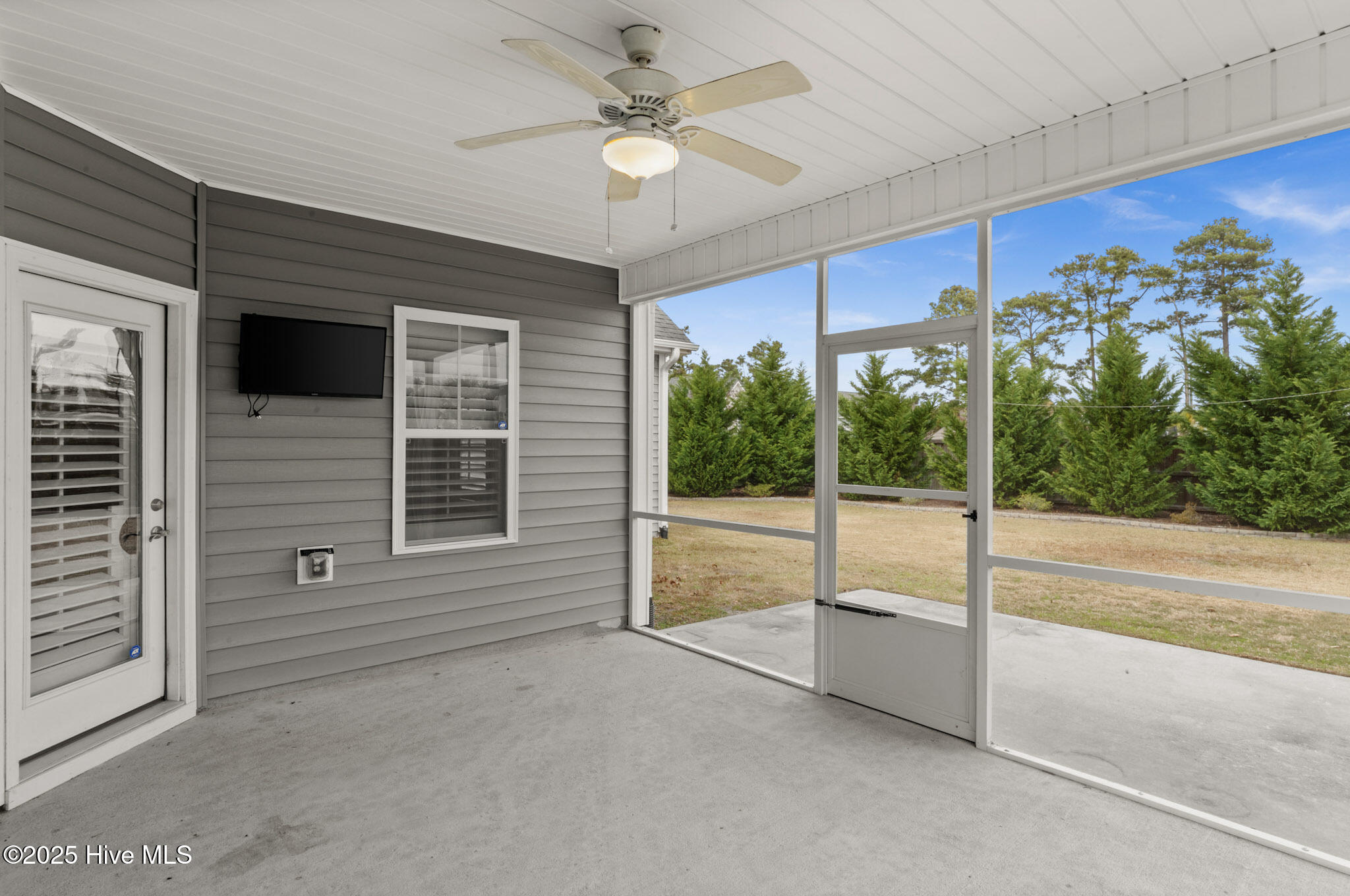 100544339 | Photo 18