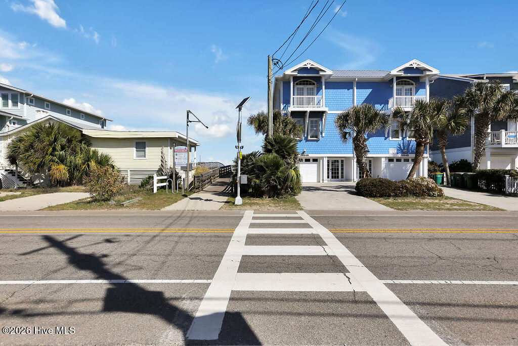 100564963 | Photo 66