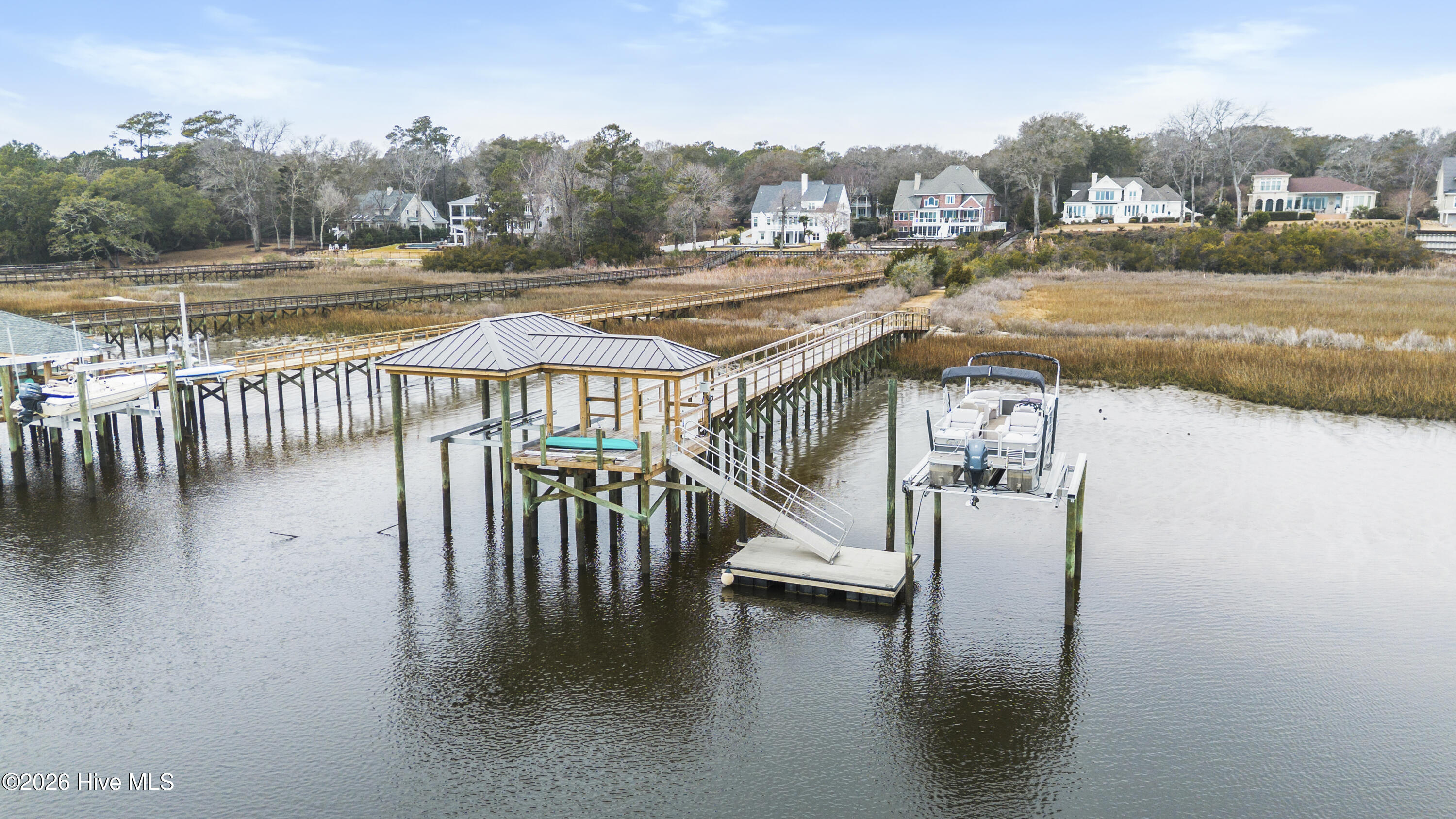 100553225 | Photo 22