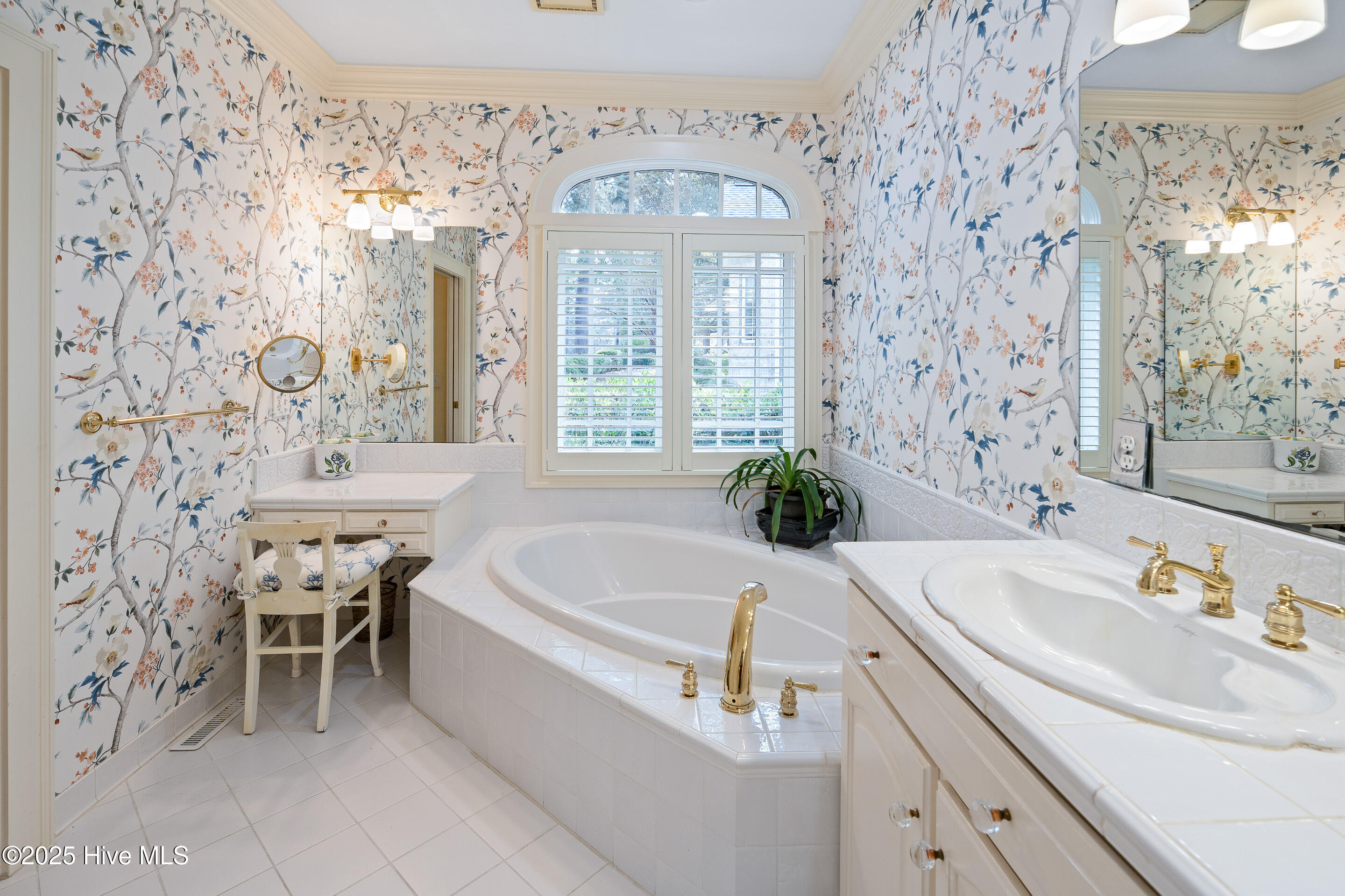 100547157 | Photo 30