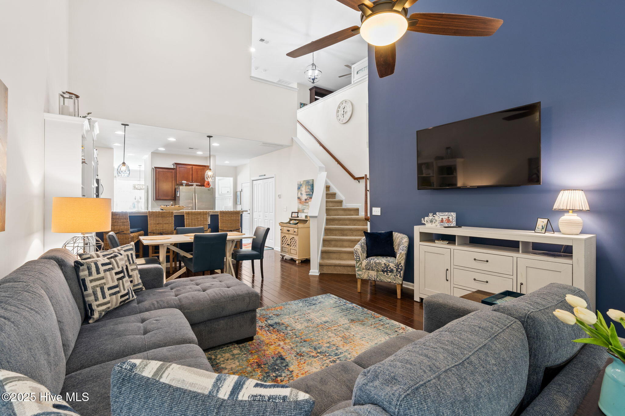 100543770 | Photo 19