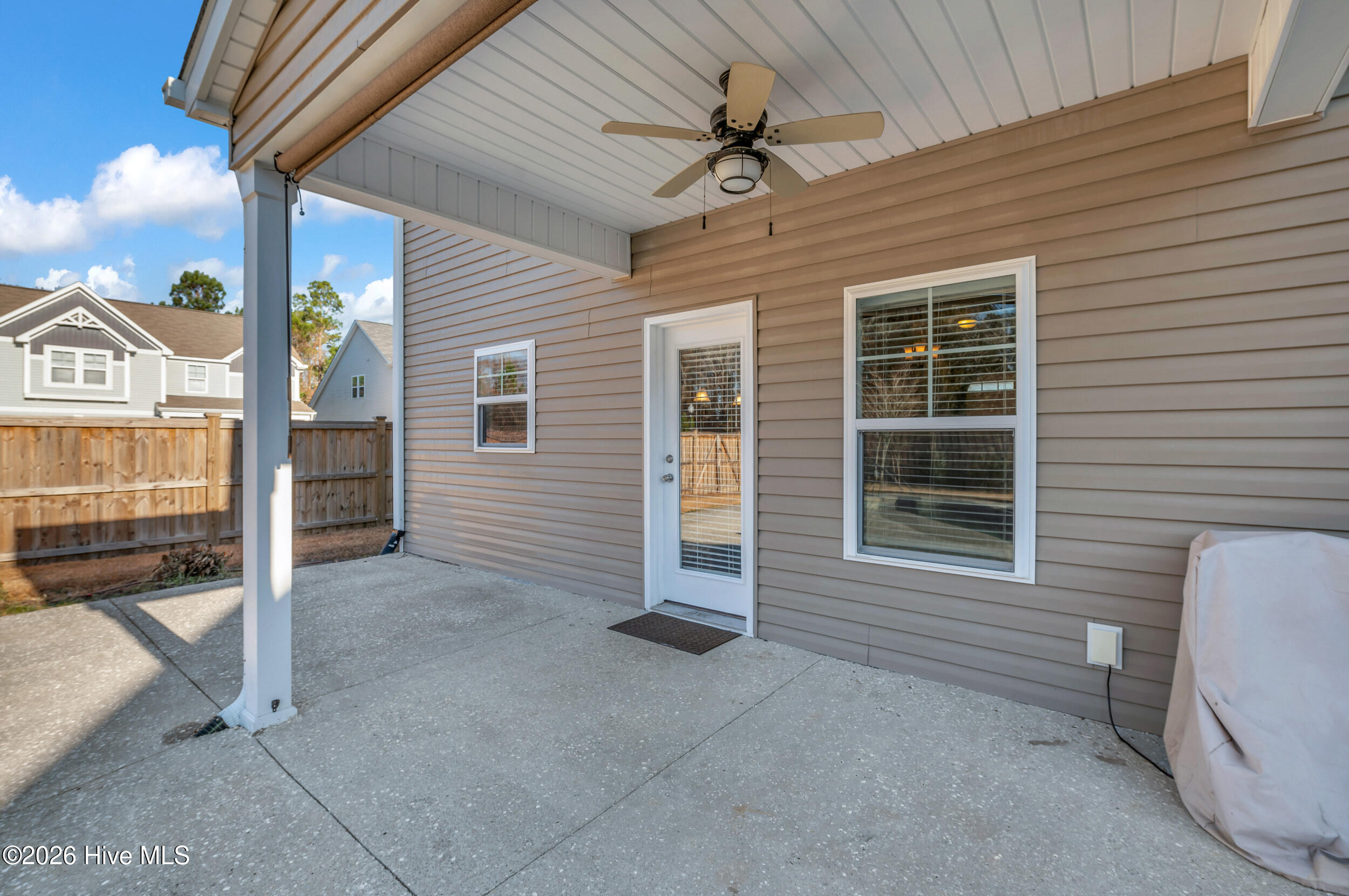 100547452 | Photo 32