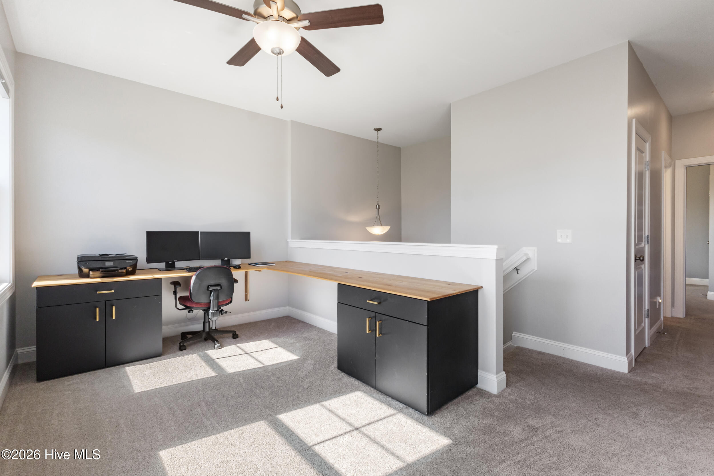 100569391 | Photo 42