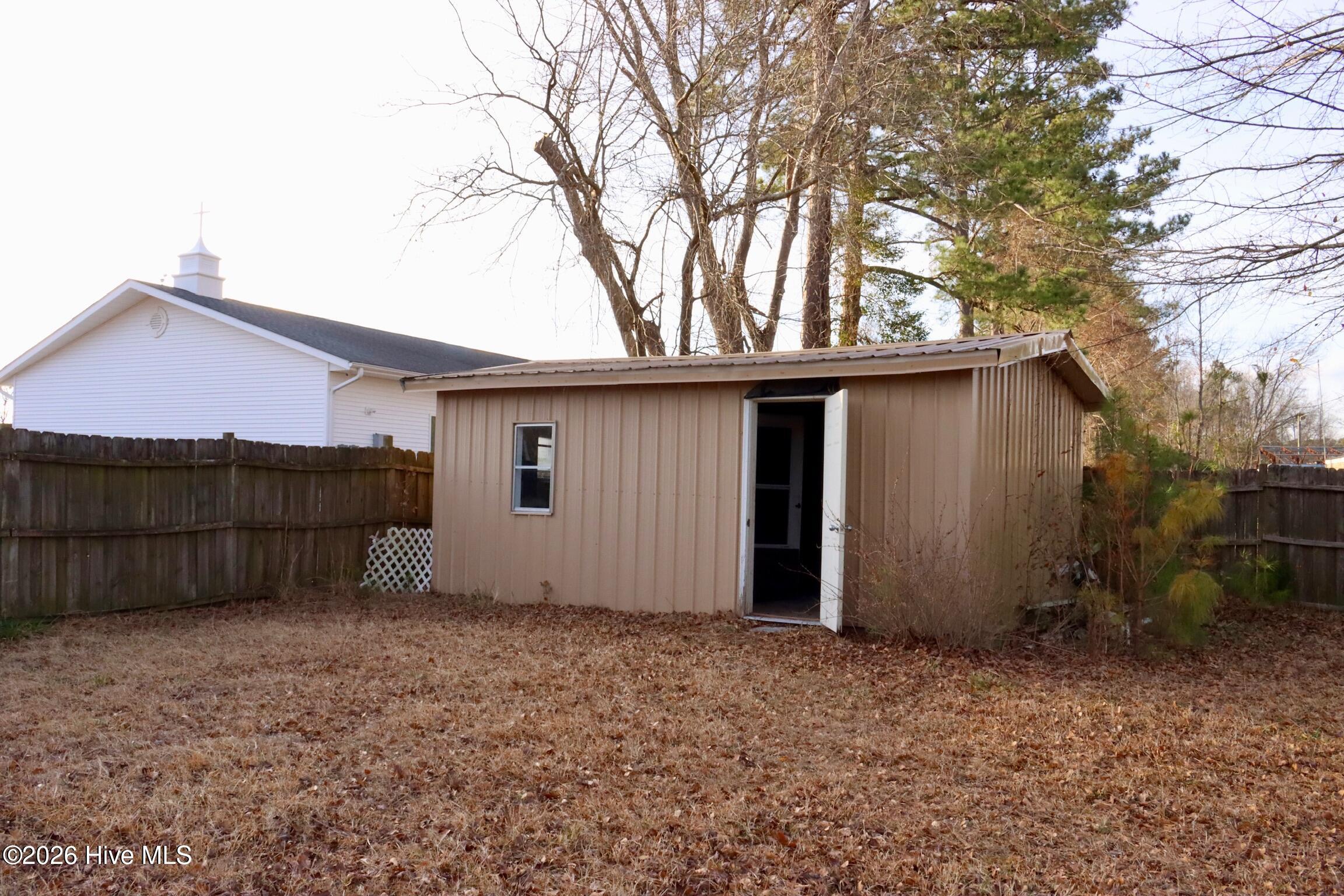 100547933 | Photo 44