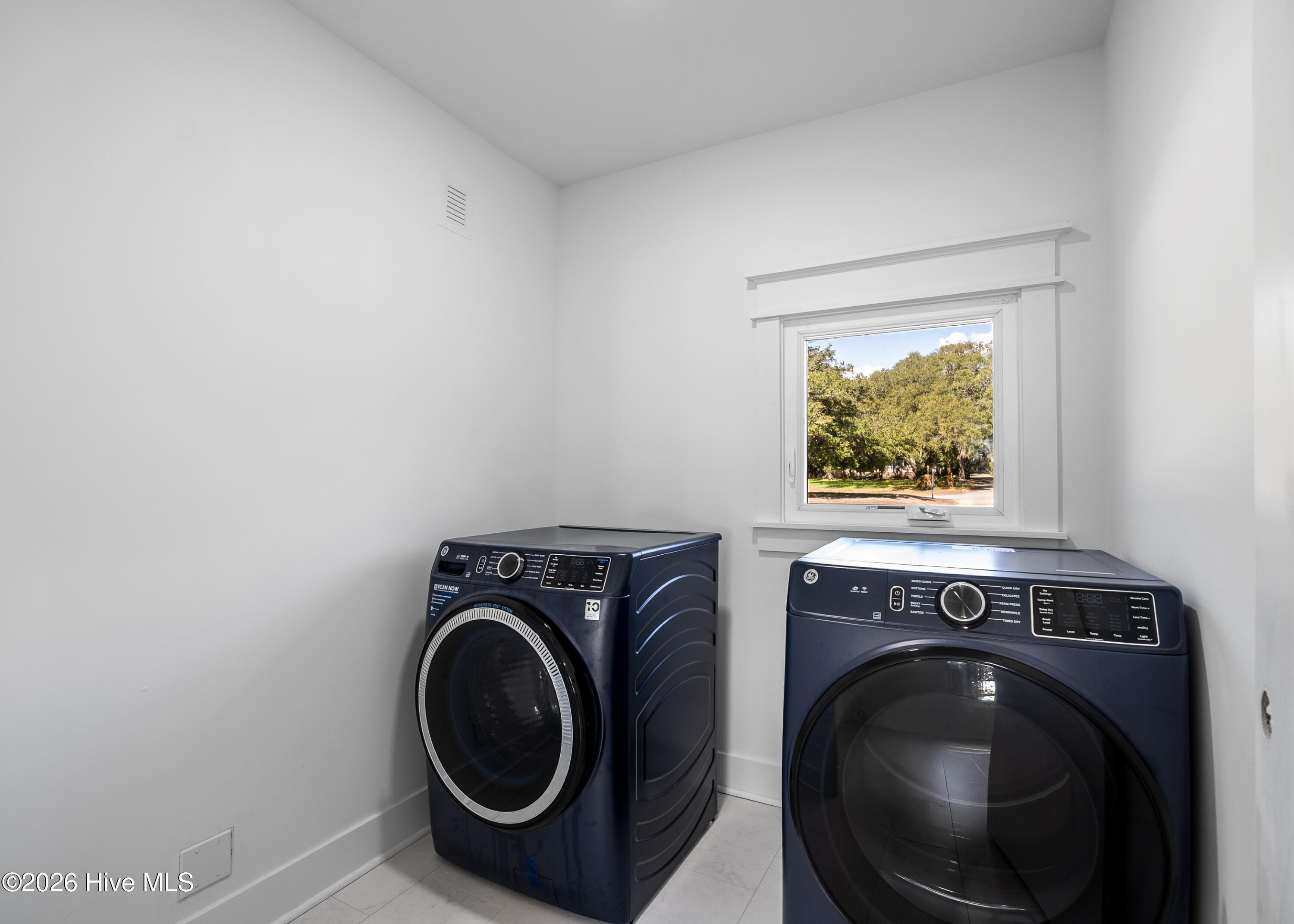 100559476 | Photo 26