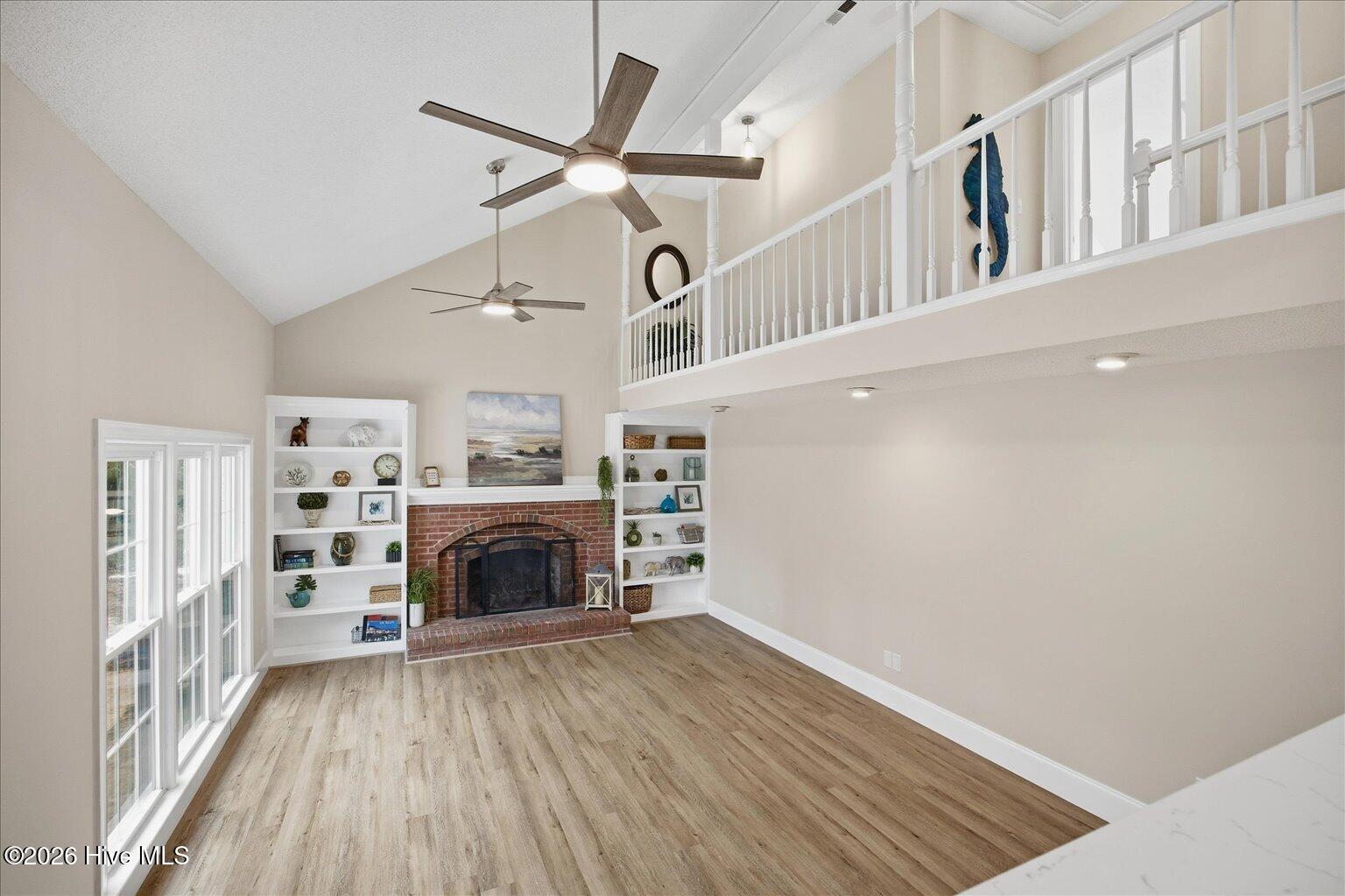 100555379 | Photo 24