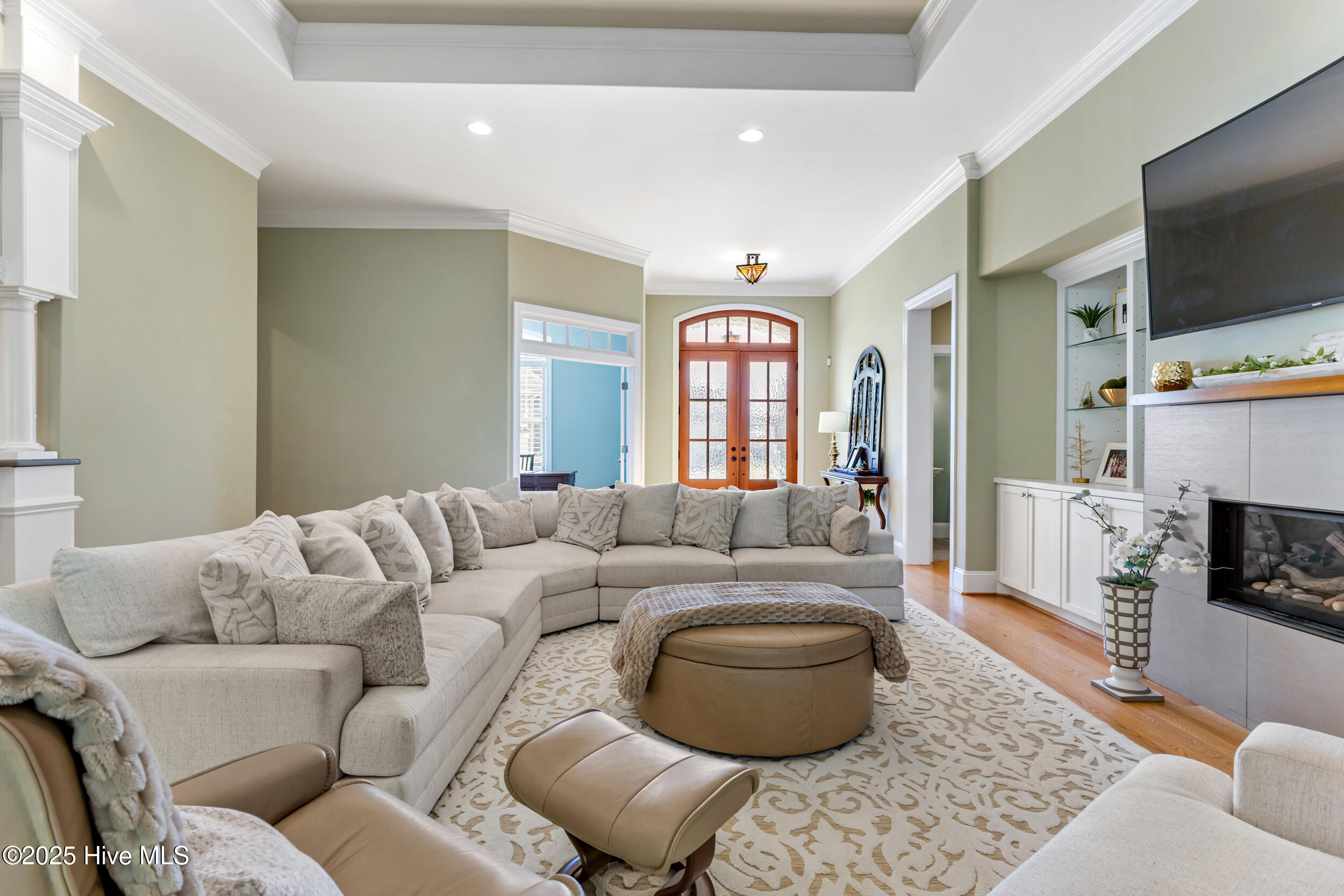 100549327 | Photo 15