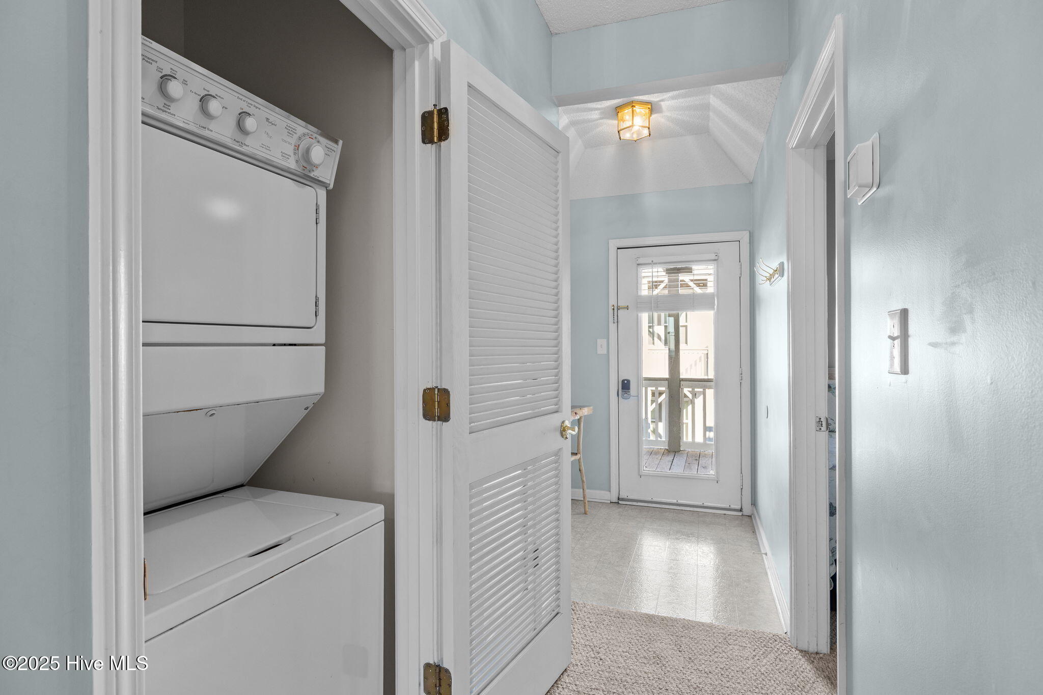 100558494 | Photo 16