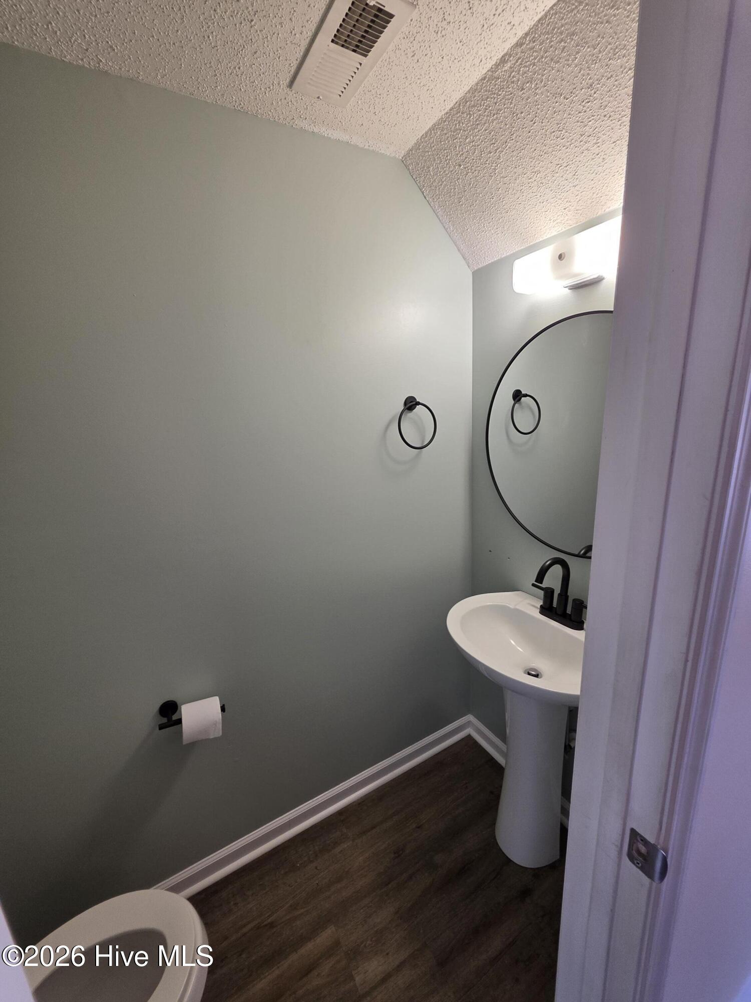 100557876 | Photo 18