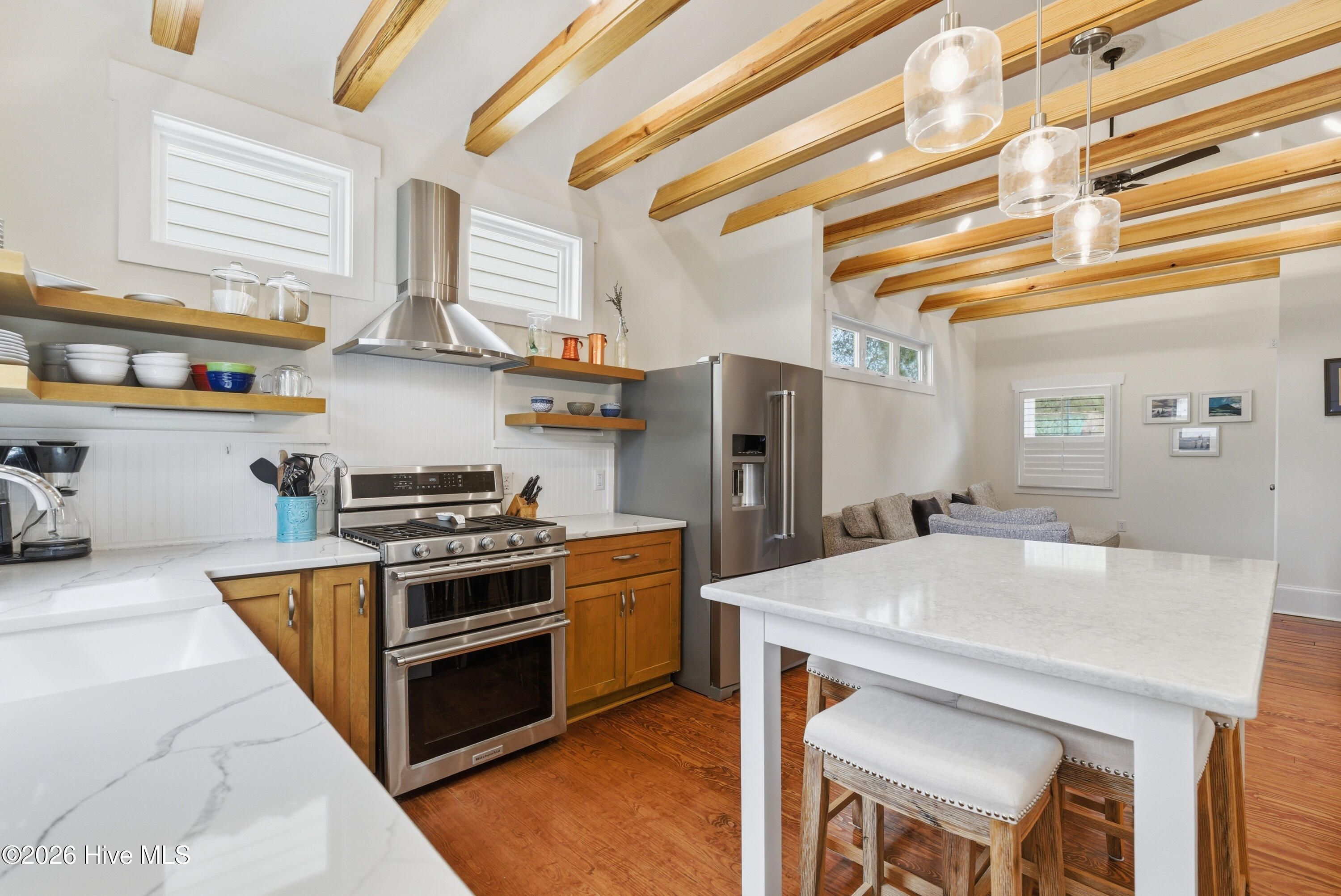 100565818 | Photo 27