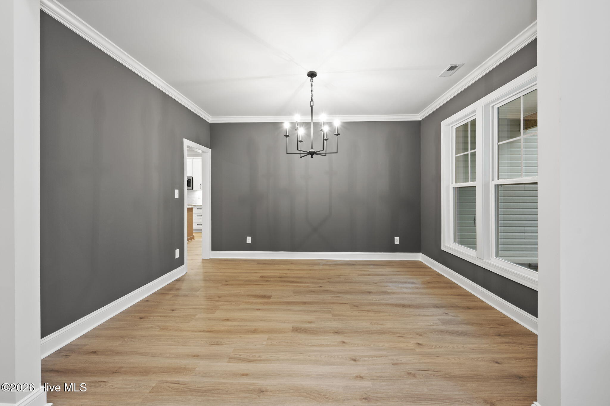 100516022 | Photo 12