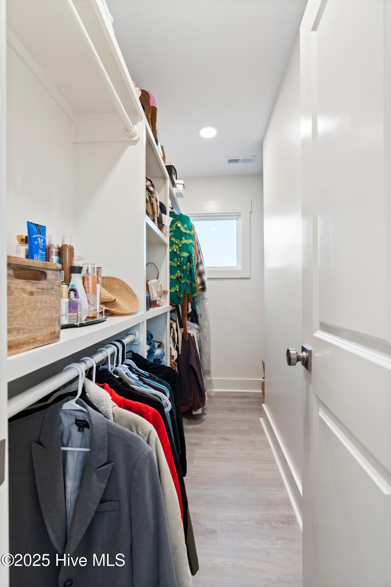 100540590 | Photo 48