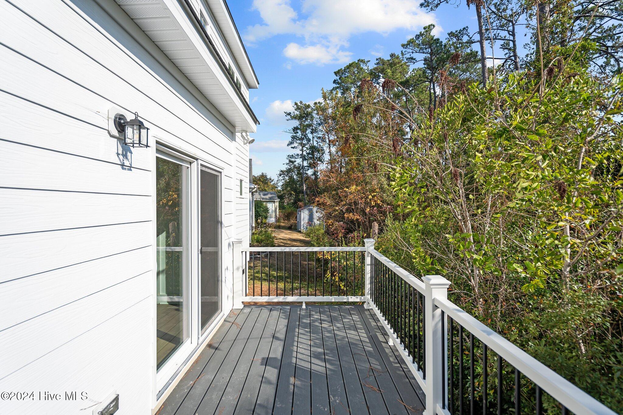 100435133 | Photo 41