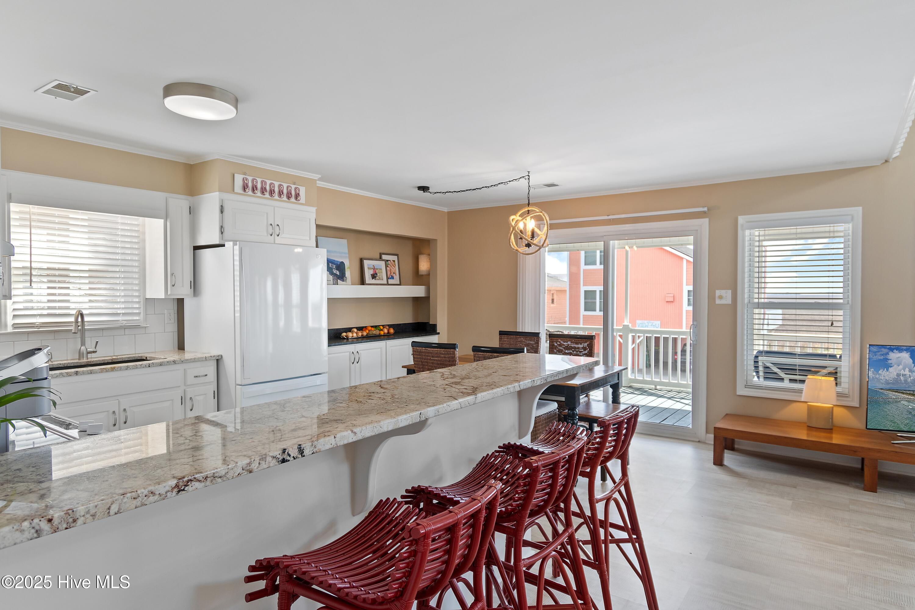 100520604 | Photo 29