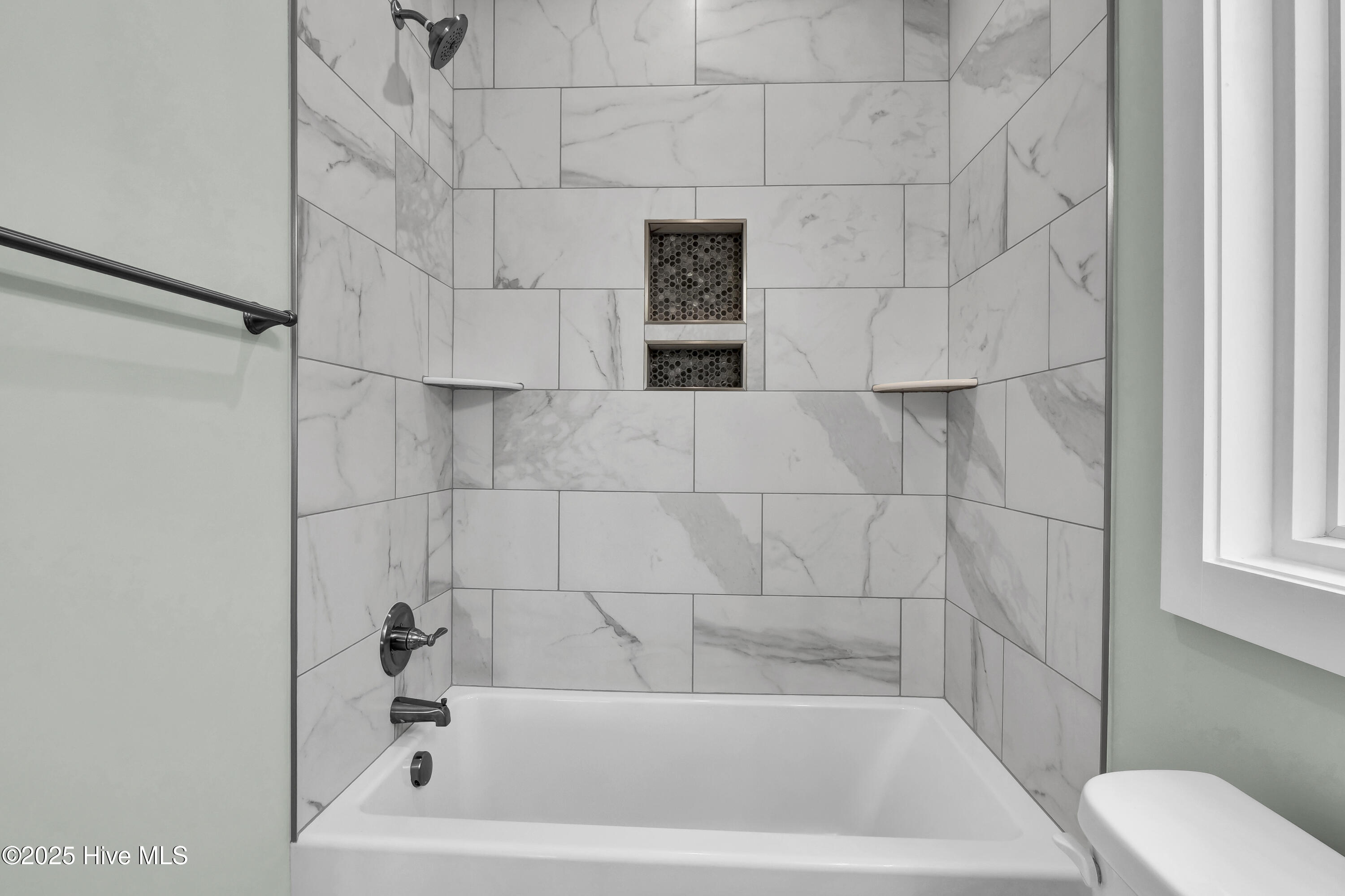 100542555 | Photo 29