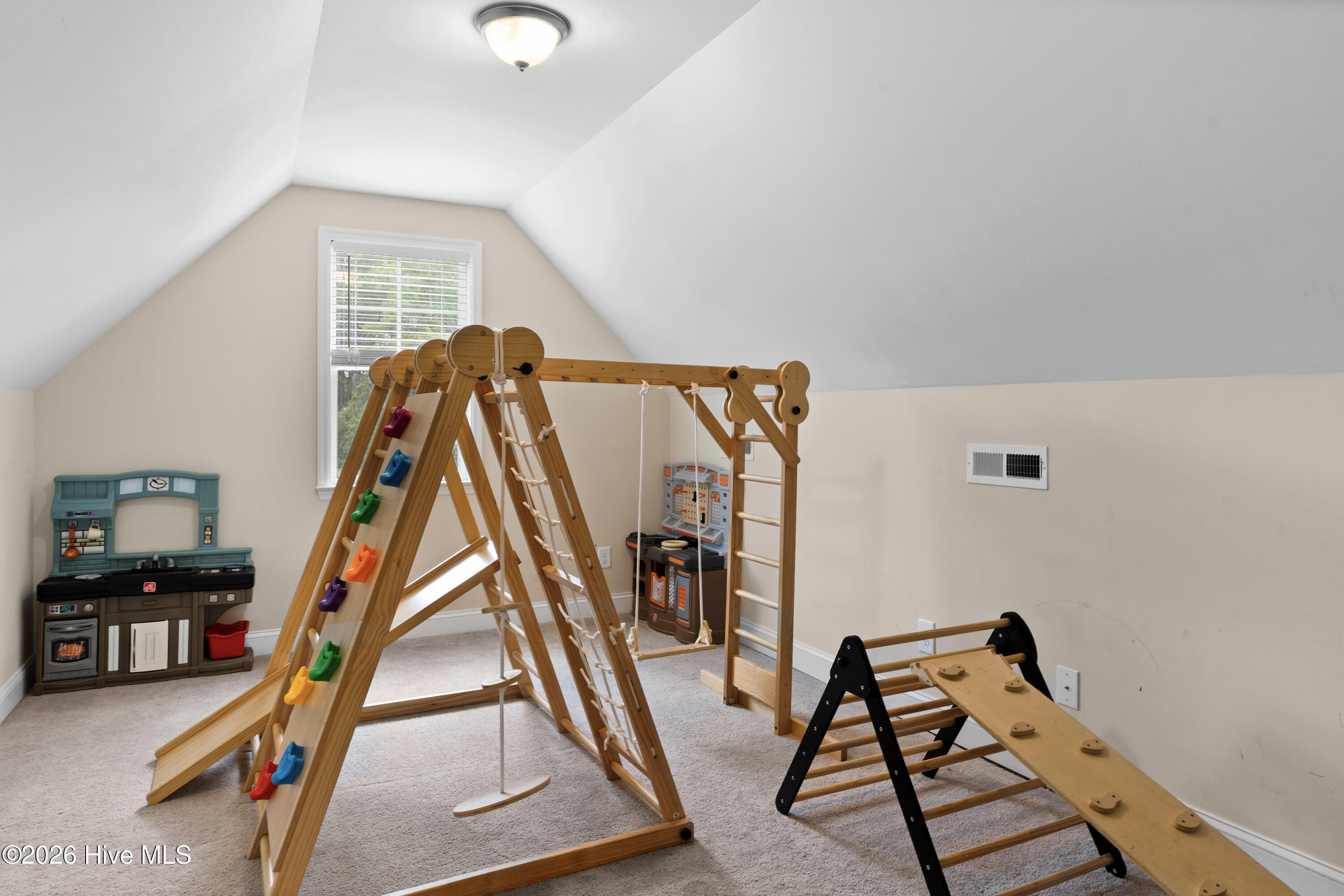 100555595 | Photo 33