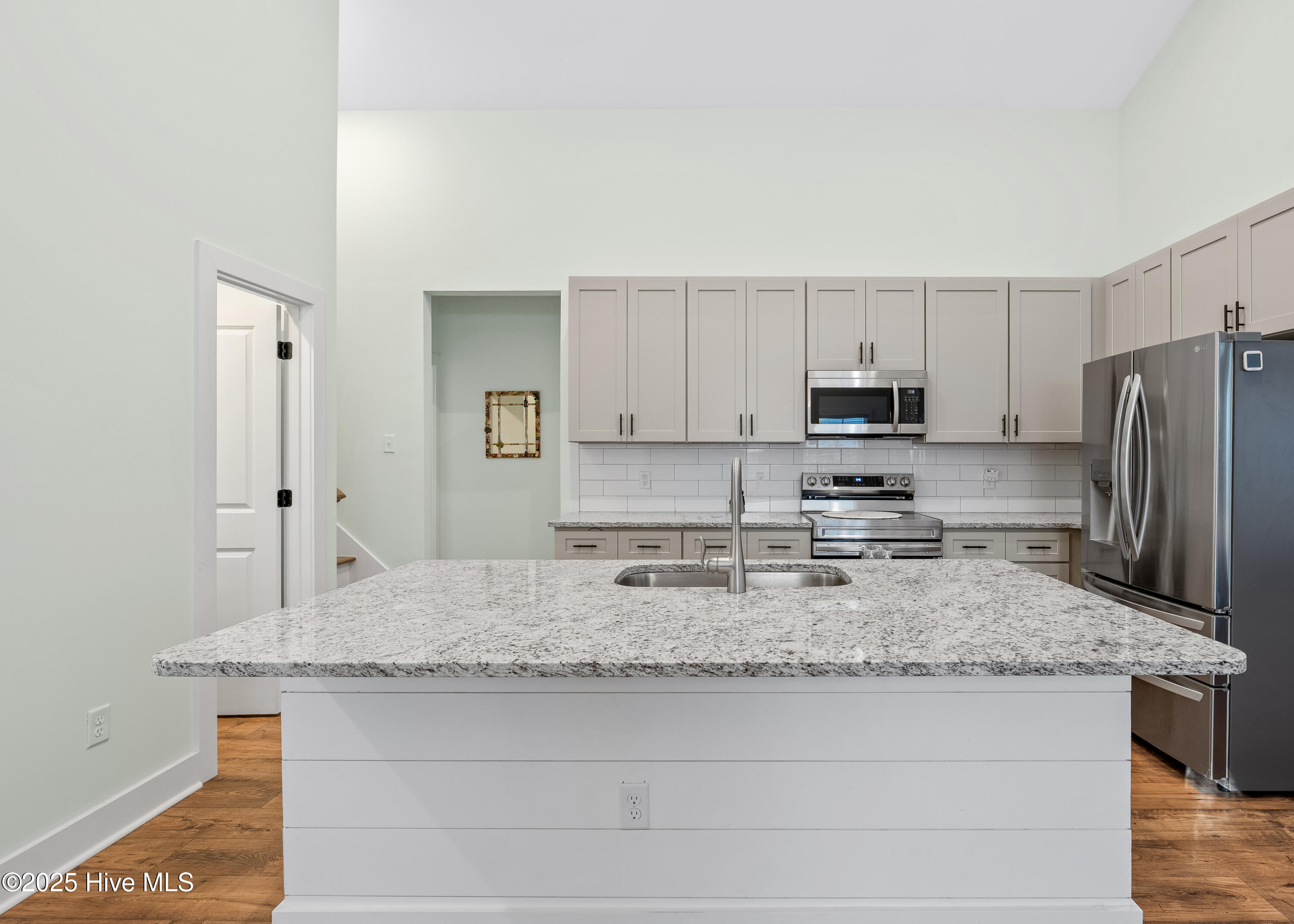 100539814 | Photo 12