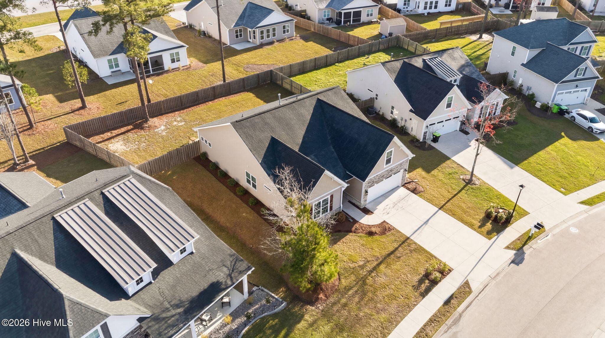 100563254 | Photo 91