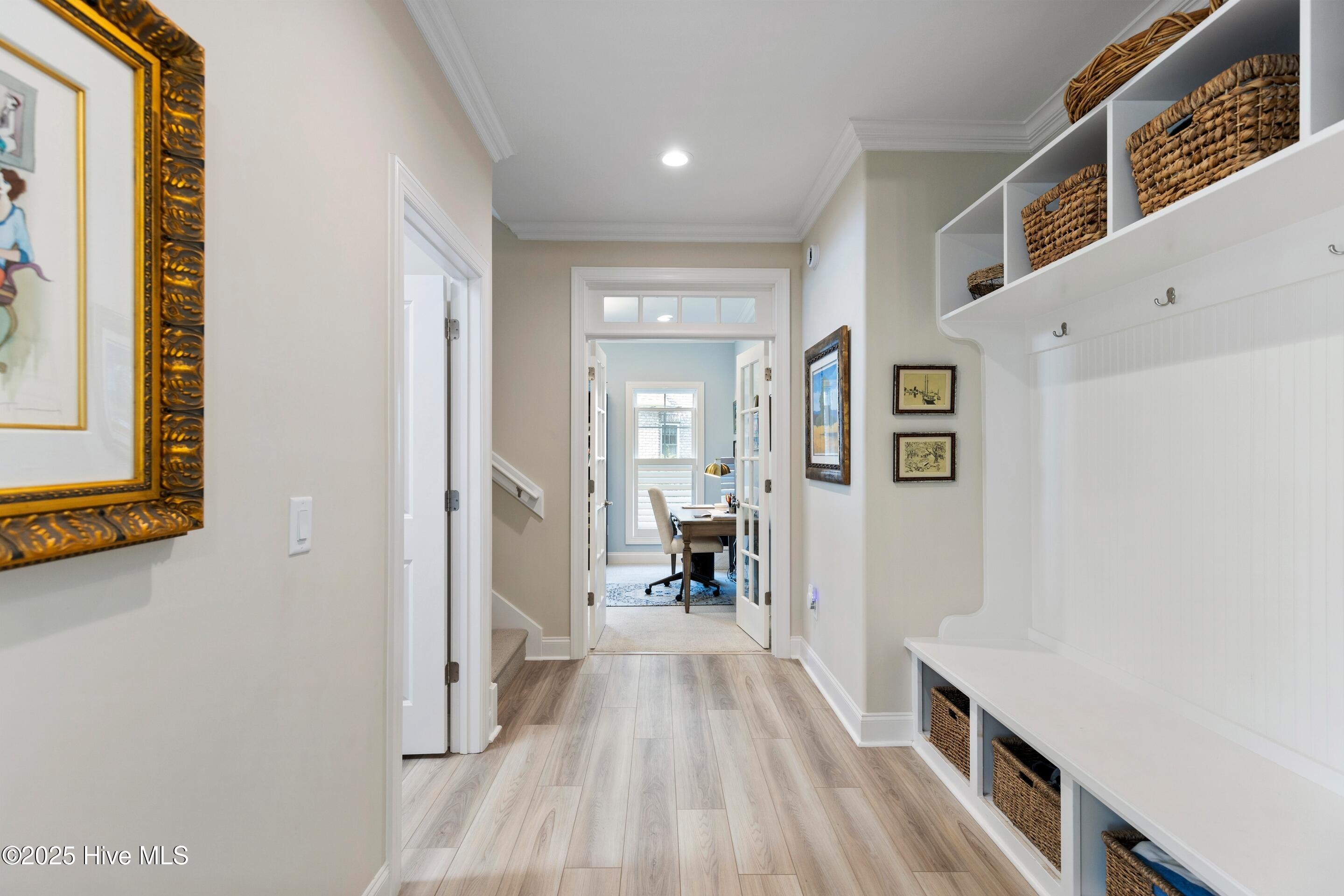 100558361 | Photo 61