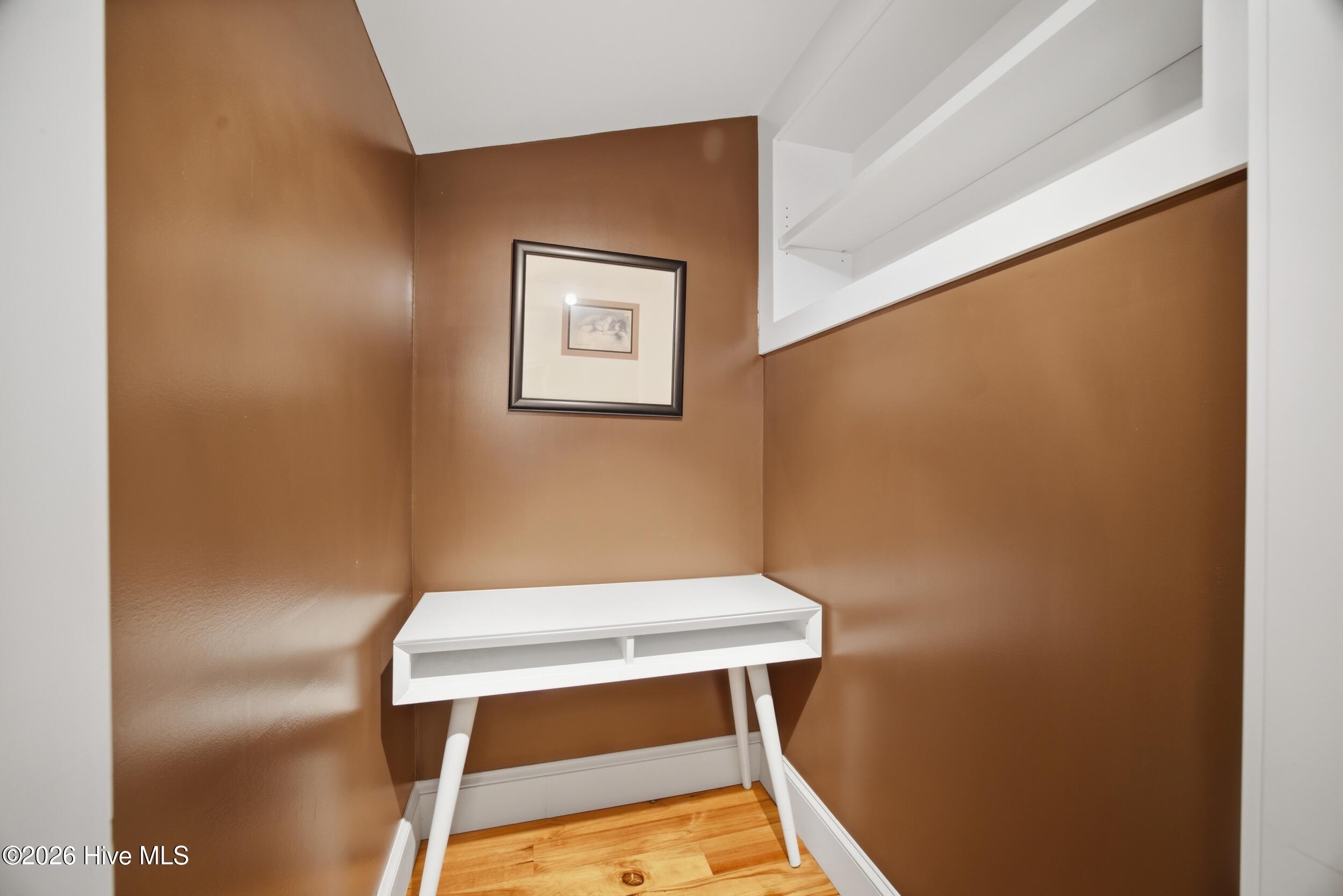 100566122 | Photo 35