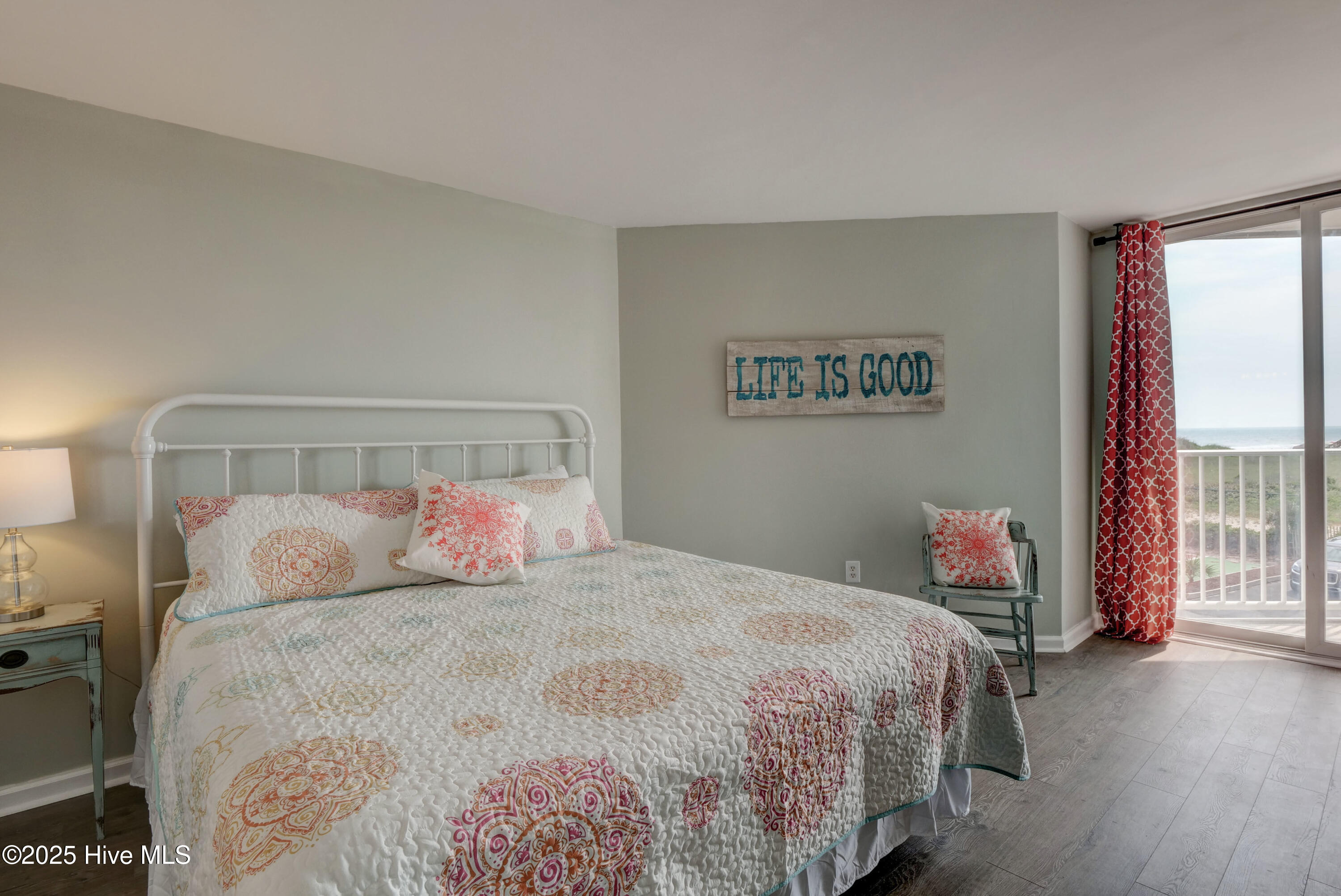 100519676 | Photo 17