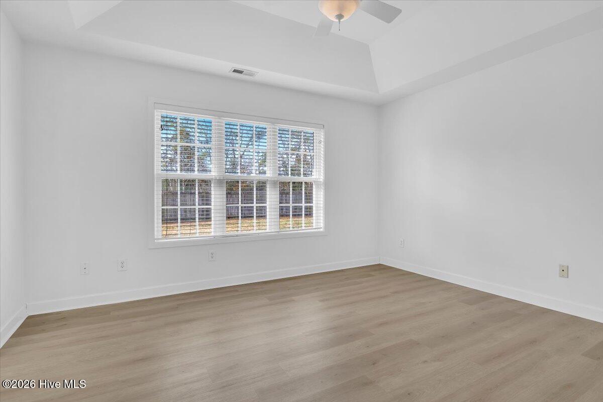 100547444 | Photo 19