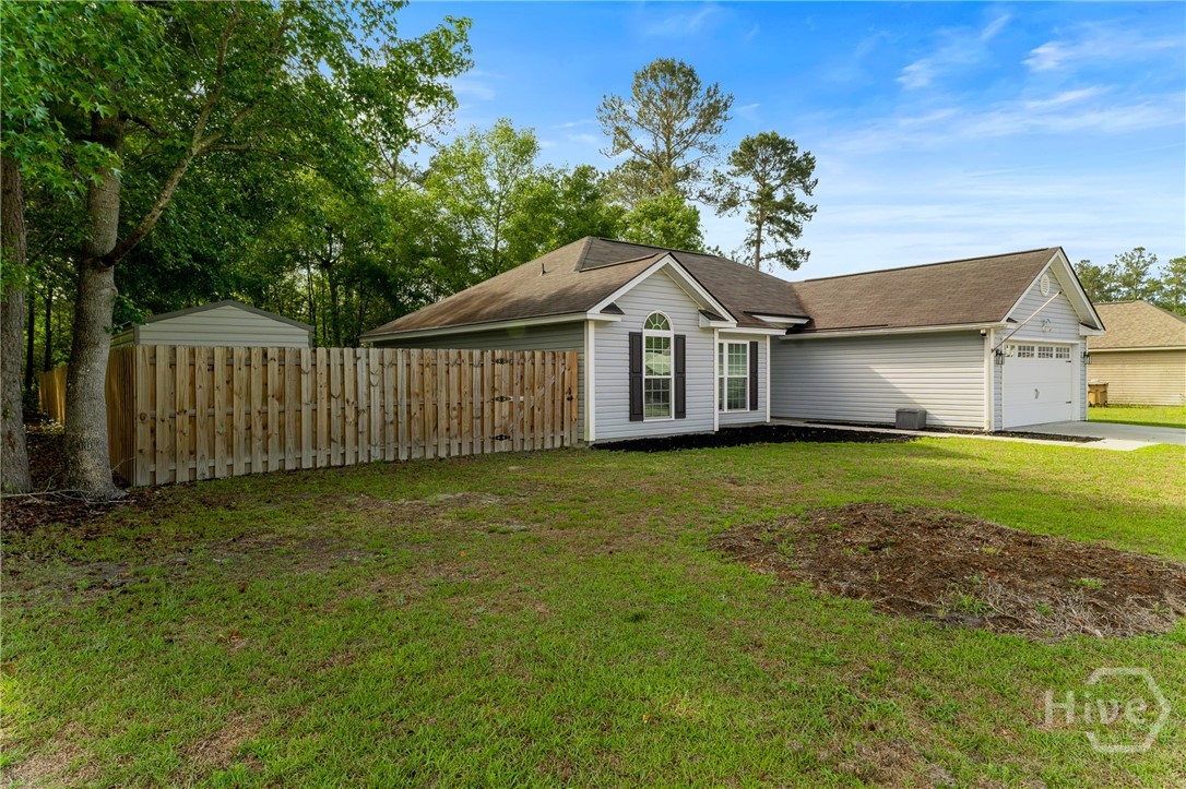 Homes for sale in Ellabell, GA | 40 Abigail Cir, Ellabell, GA 31308 | MLS# SA355768